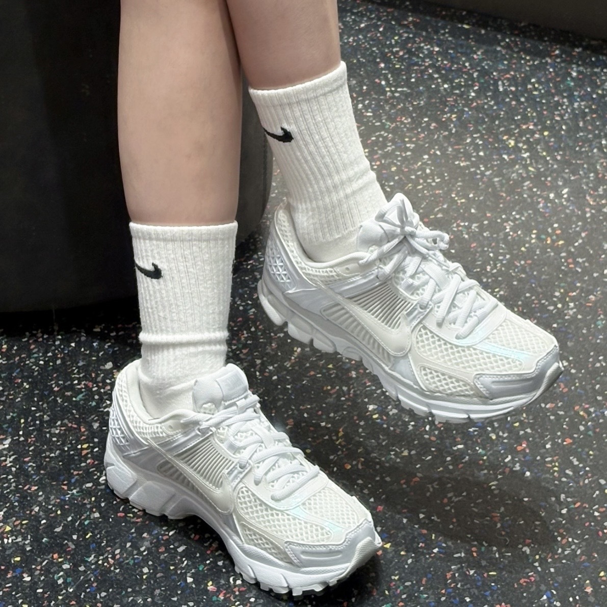 NIKE W ZOOM VOMERO 5 珠光白 舒適 休閒 復古 跑鞋 女款  IB4397-100