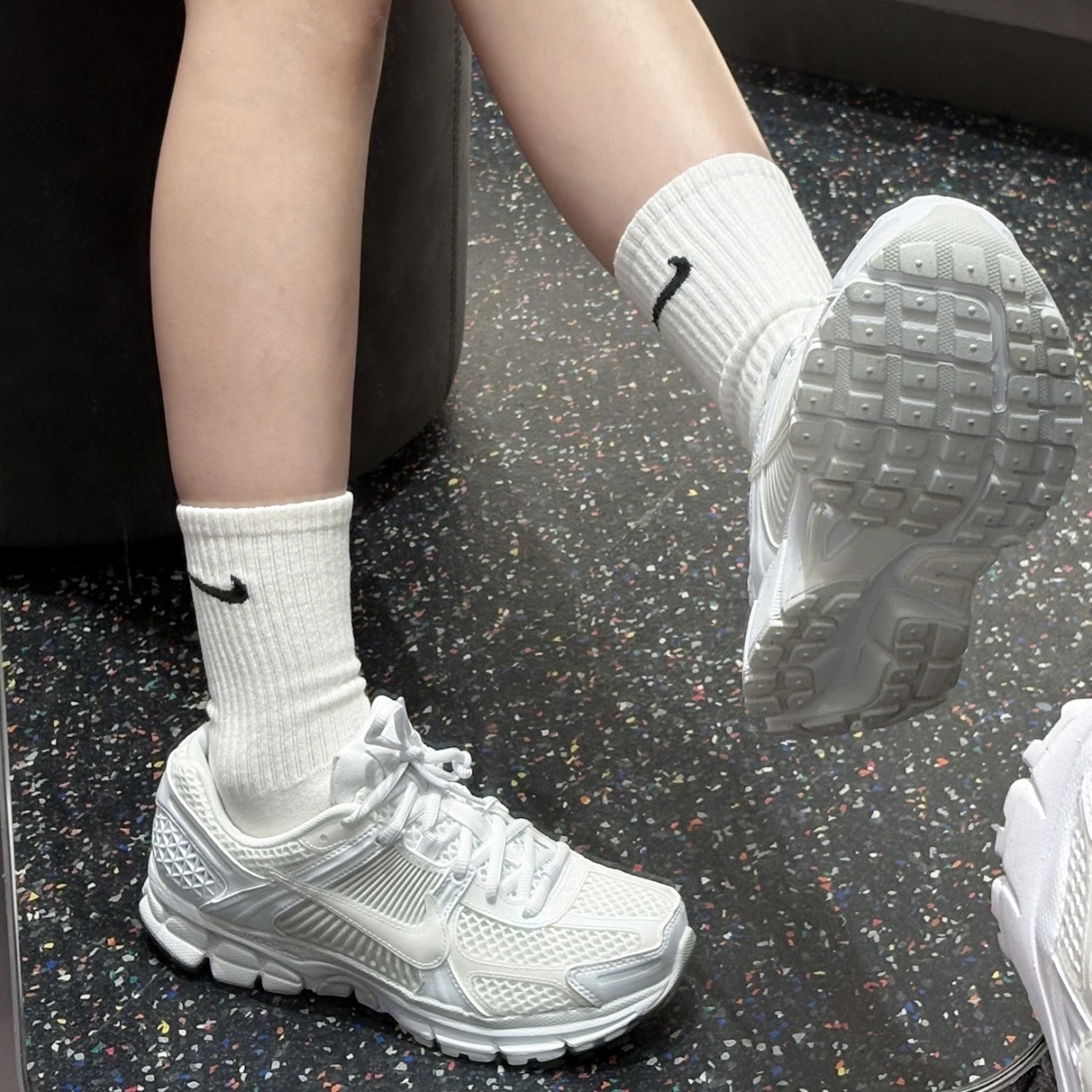 NIKE W ZOOM VOMERO 5 珠光白 舒適 休閒 復古 跑鞋 女款  IB4397-100