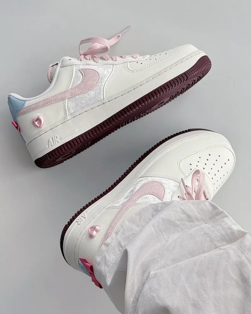 <2026情人節限定> NIKE AIR FORCE 1 AF1 奶油色 櫻花粉 寶寶藍 粉紫 天鵝絨 愛心 愛心鎖 蝴蝶結 女鞋 IQ4937161