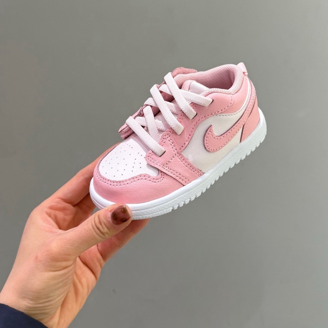 Nike Air Jordan 1 Low AL 日本新款 草莓粉 粉色 魔鬼氈 喬丹 小童 中童 童鞋 KDR9747-614