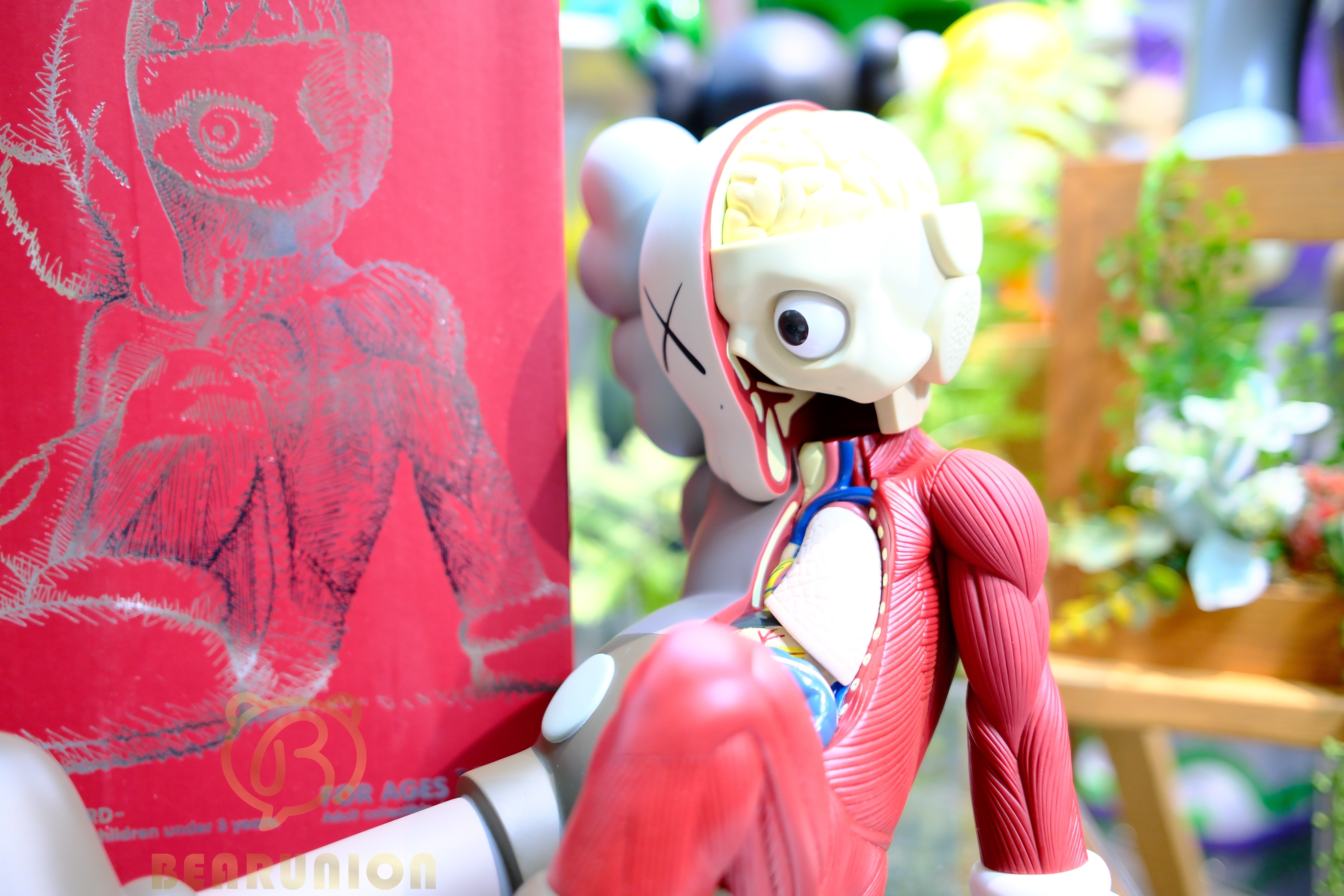 🥇現貨🥇KAWS Resting Place Vinyl Figure Red