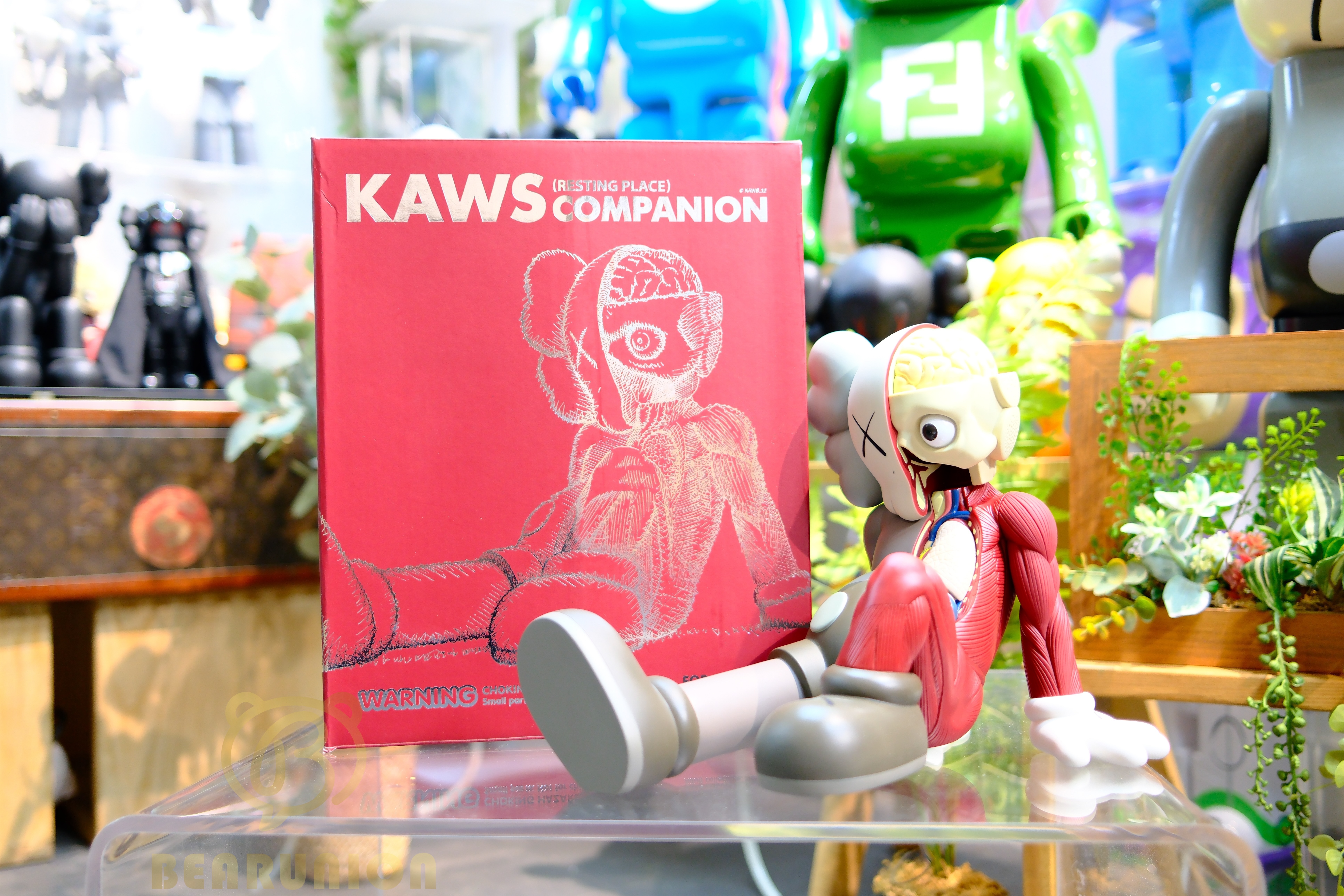 🥇現貨🥇KAWS Resting Place Vinyl Figure Red