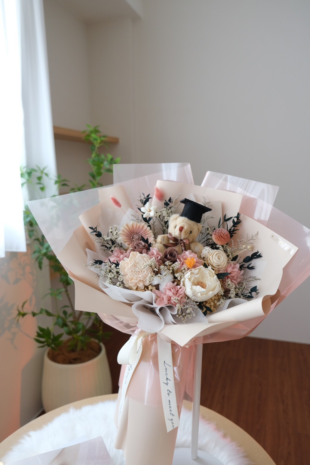畢業小熊 奶茶粉永生花束