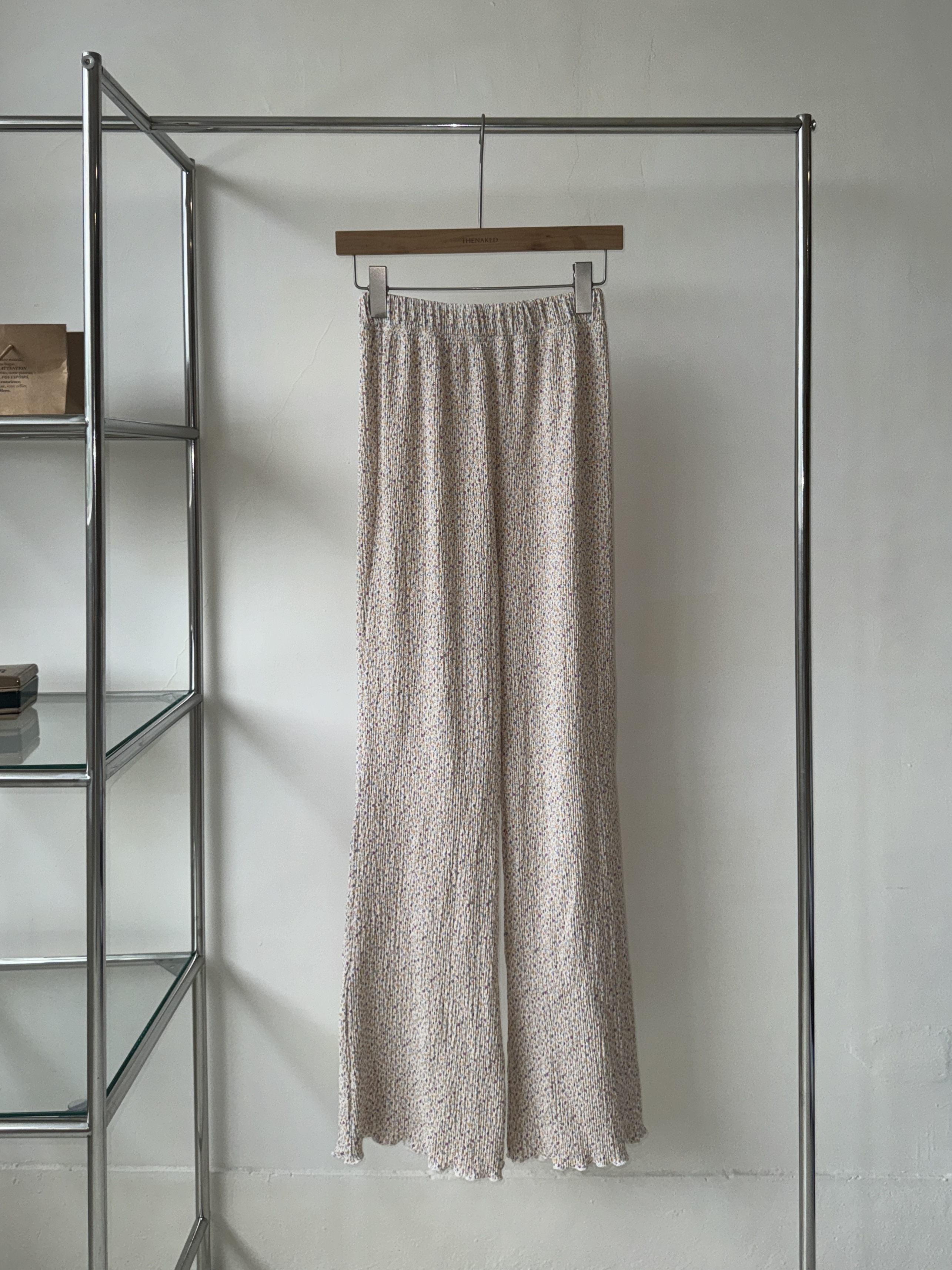 [現貨] TN MADE 26AW - BloomSpark 碎花細百褶褲 (奶油黃)