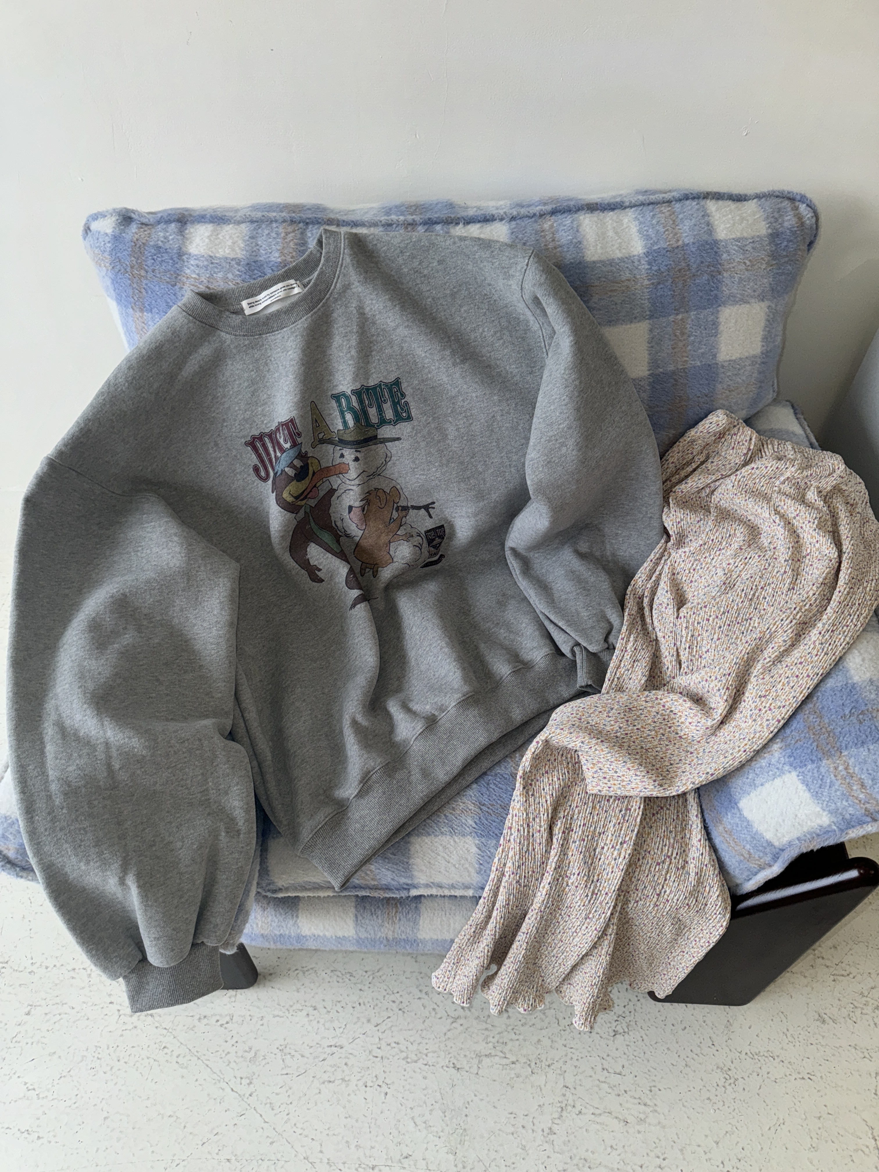 [現貨] TN MADE 26AW - BloomSpark 碎花細百褶褲 (奶油黃)