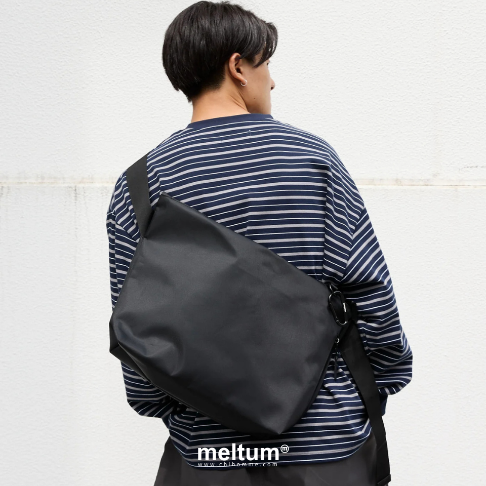 NYLON MESSENGER BAG (M)防潑水郵差包