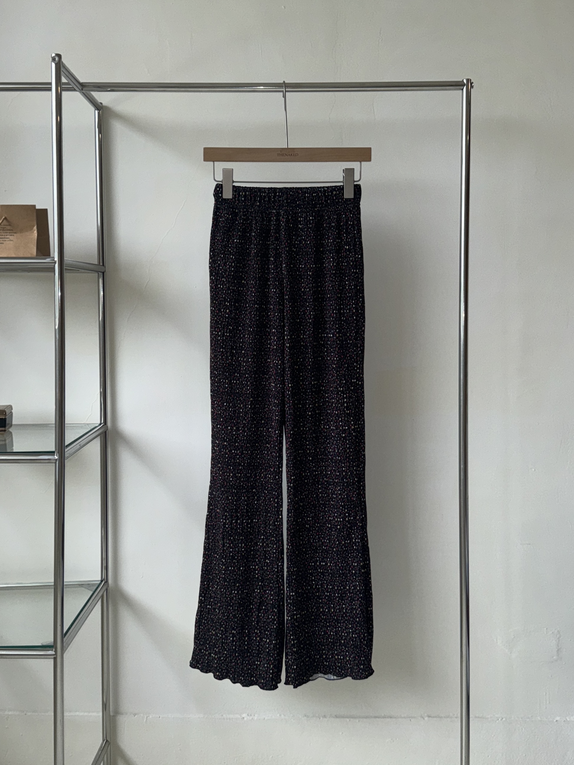 [現貨] TN MADE 26AW - BloomSpark 碎花細百褶褲 (星夜黑)