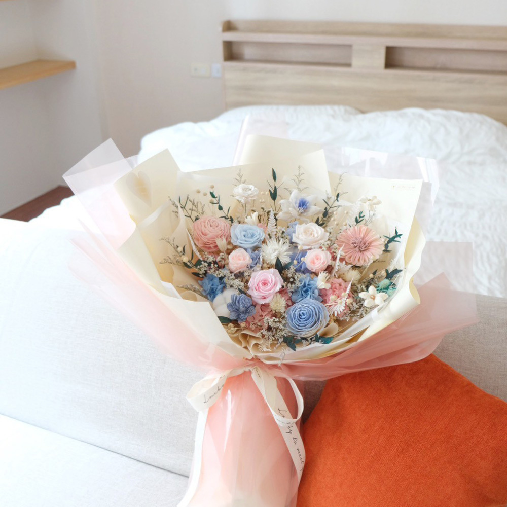 藍粉花園永生花束