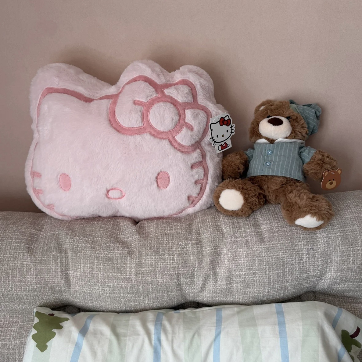 <兩個免運> HELLO KITTY正版授權大抱枕