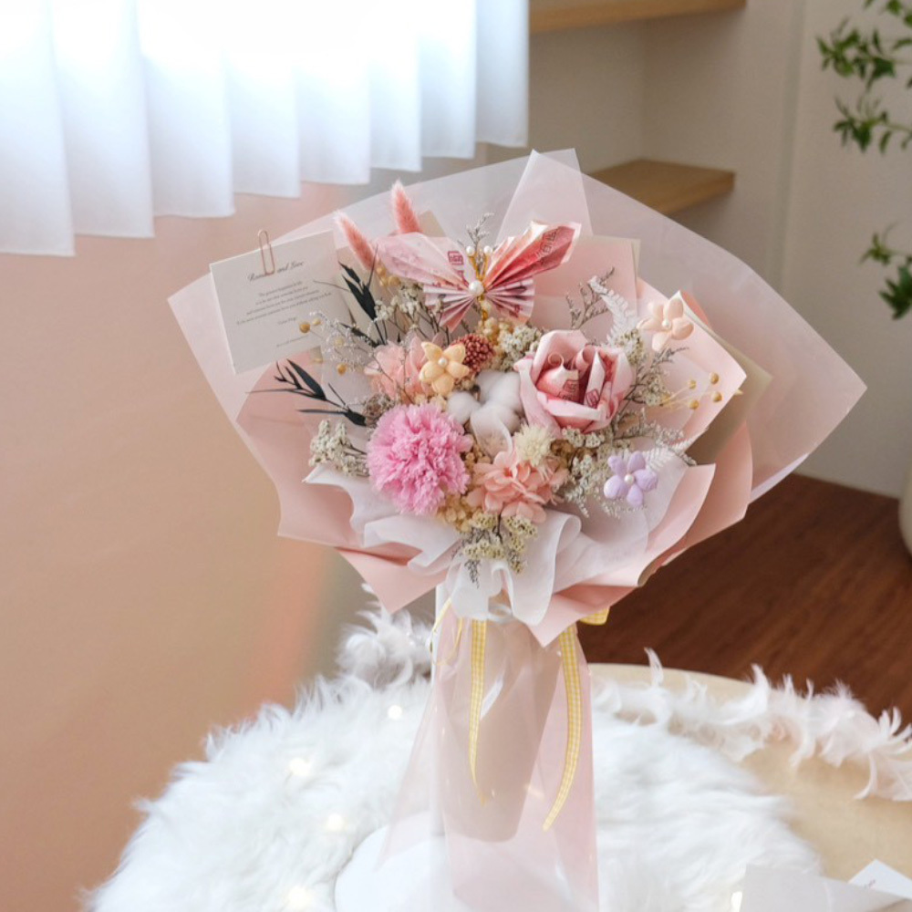 單朵鈔票花+鈔票蝴蝶＋櫻花粉康乃馨