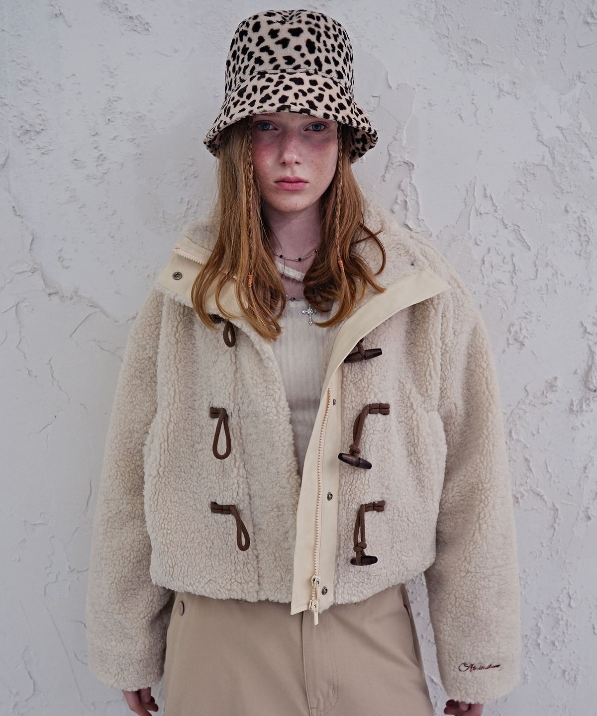AVANDRESS Fuzzy Cropped Duffle Jacket