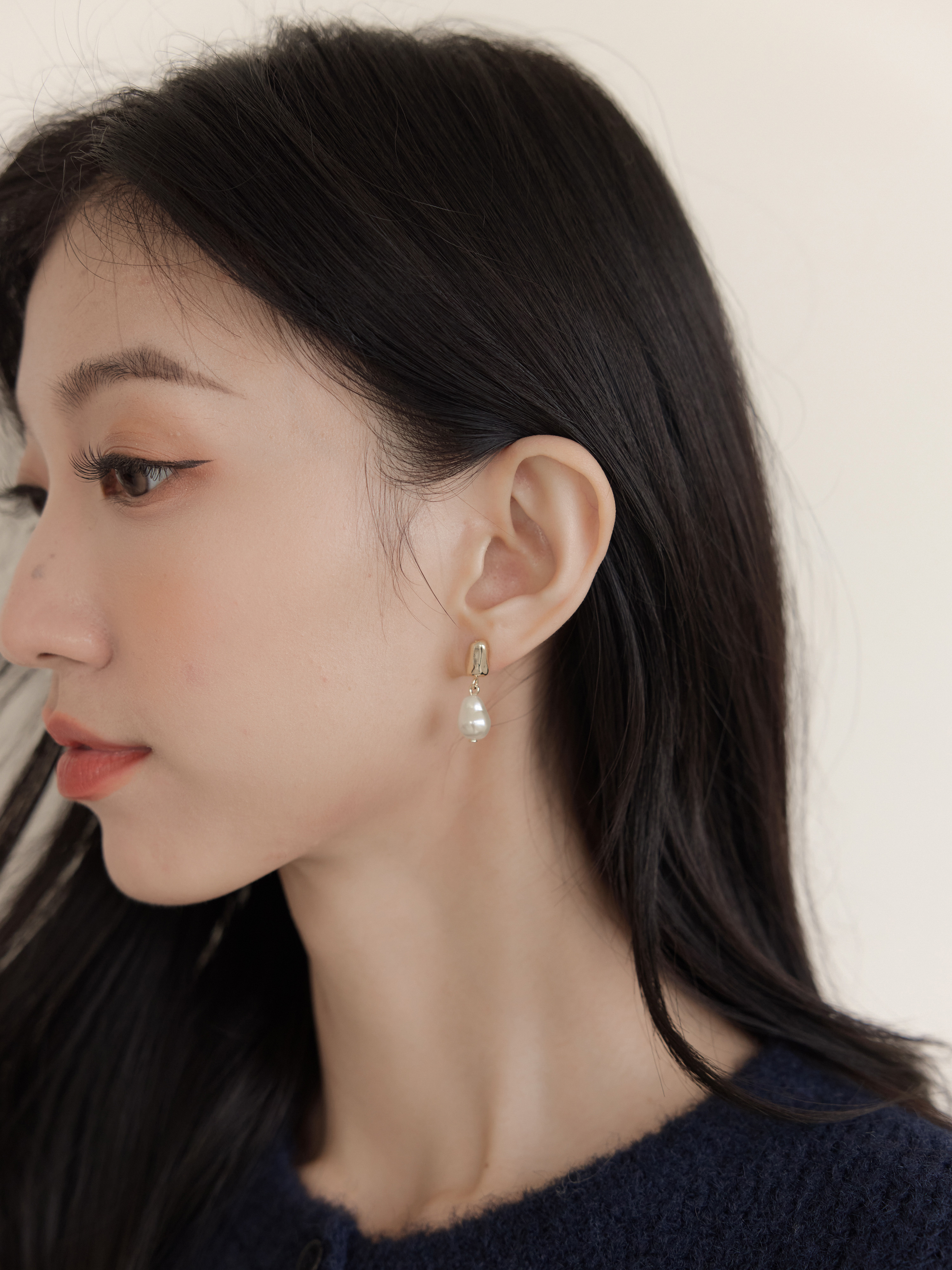 氣質珍珠水滴垂墜耳環