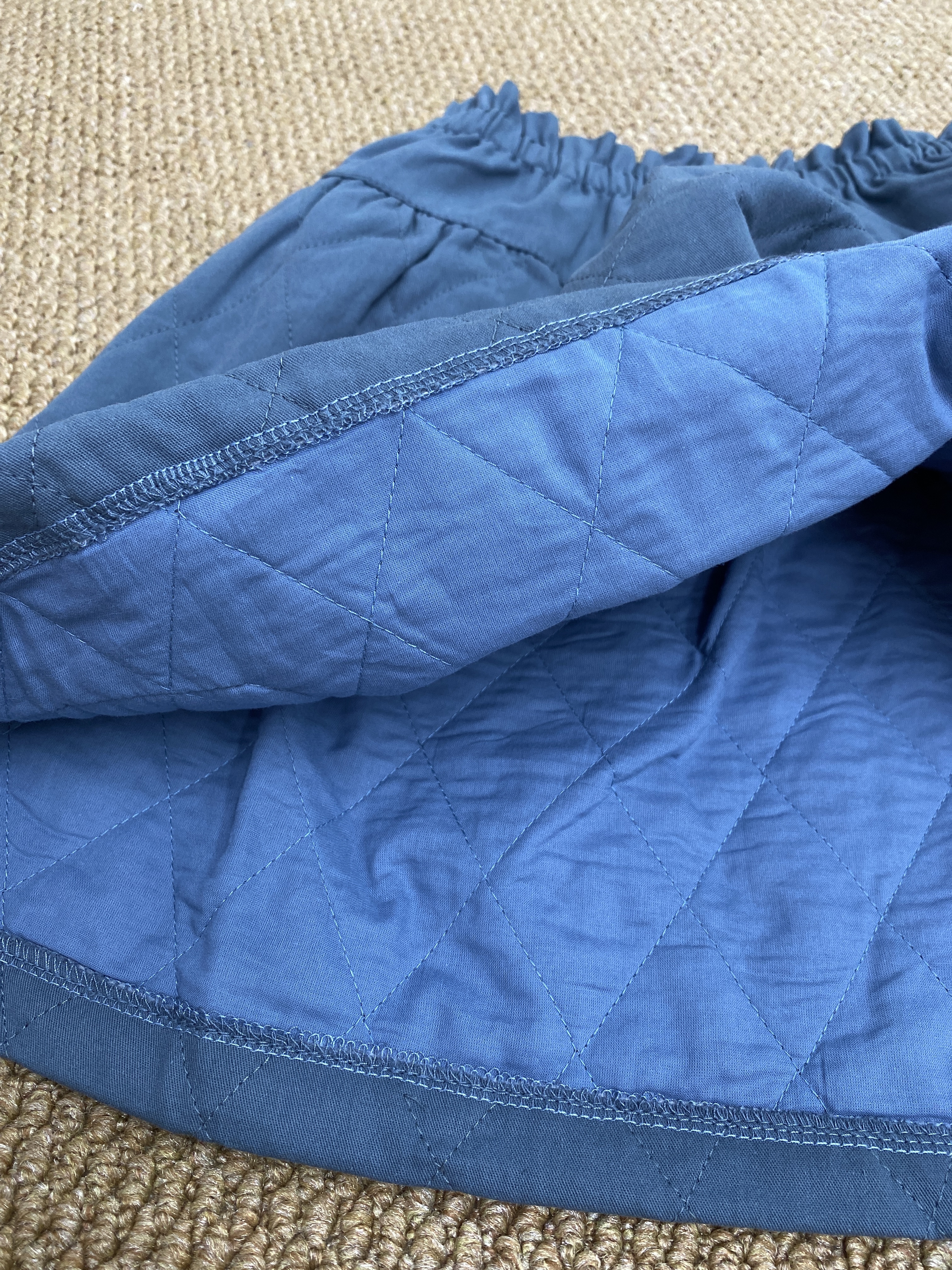 A04136菱格壓線花苞短裙