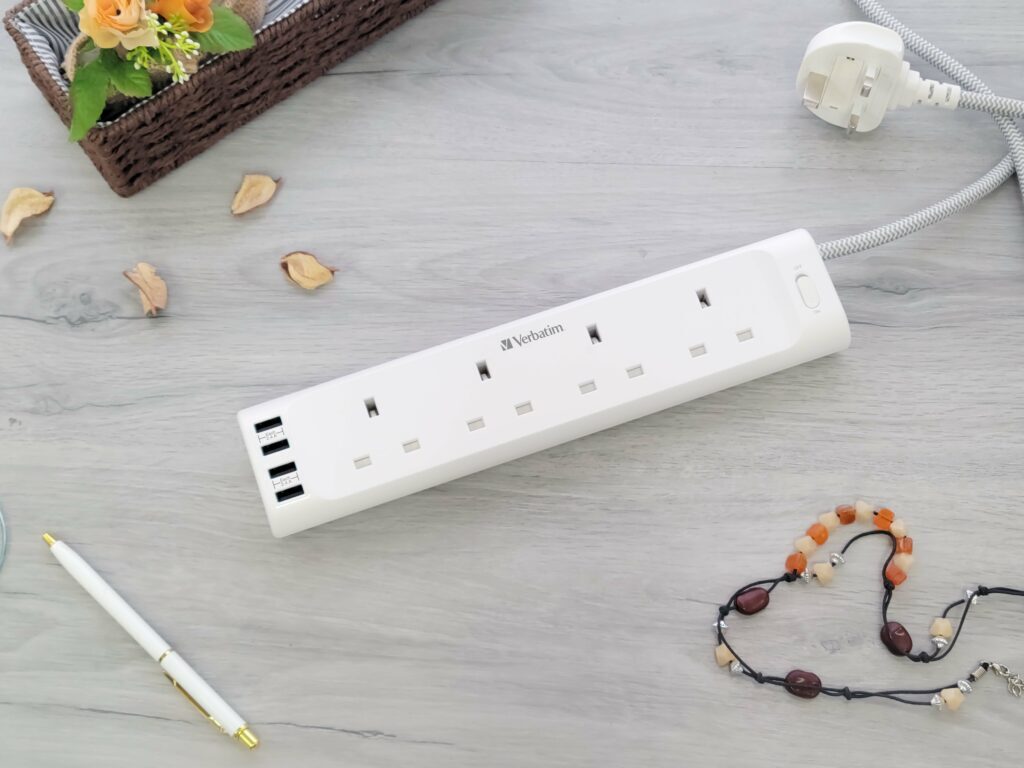 Verbatim 4 AC Outlets & 4 USB-A Ports 拖板