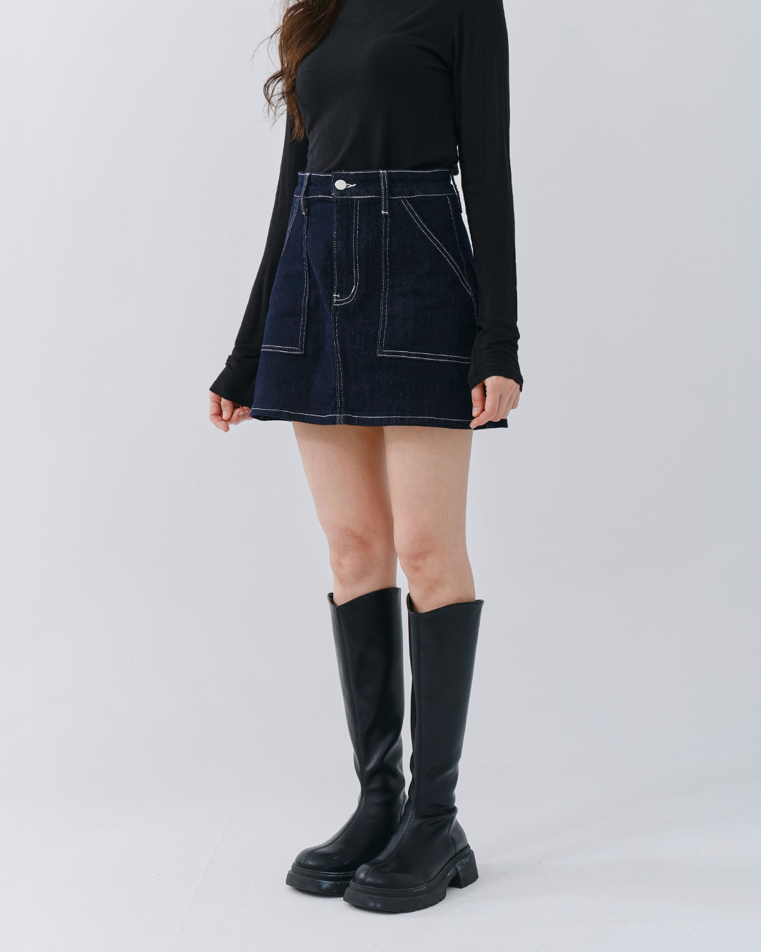 Color-blocked denim mini skirt with stitching details. Sizes S/M/L【03010916】in stock+pre-order