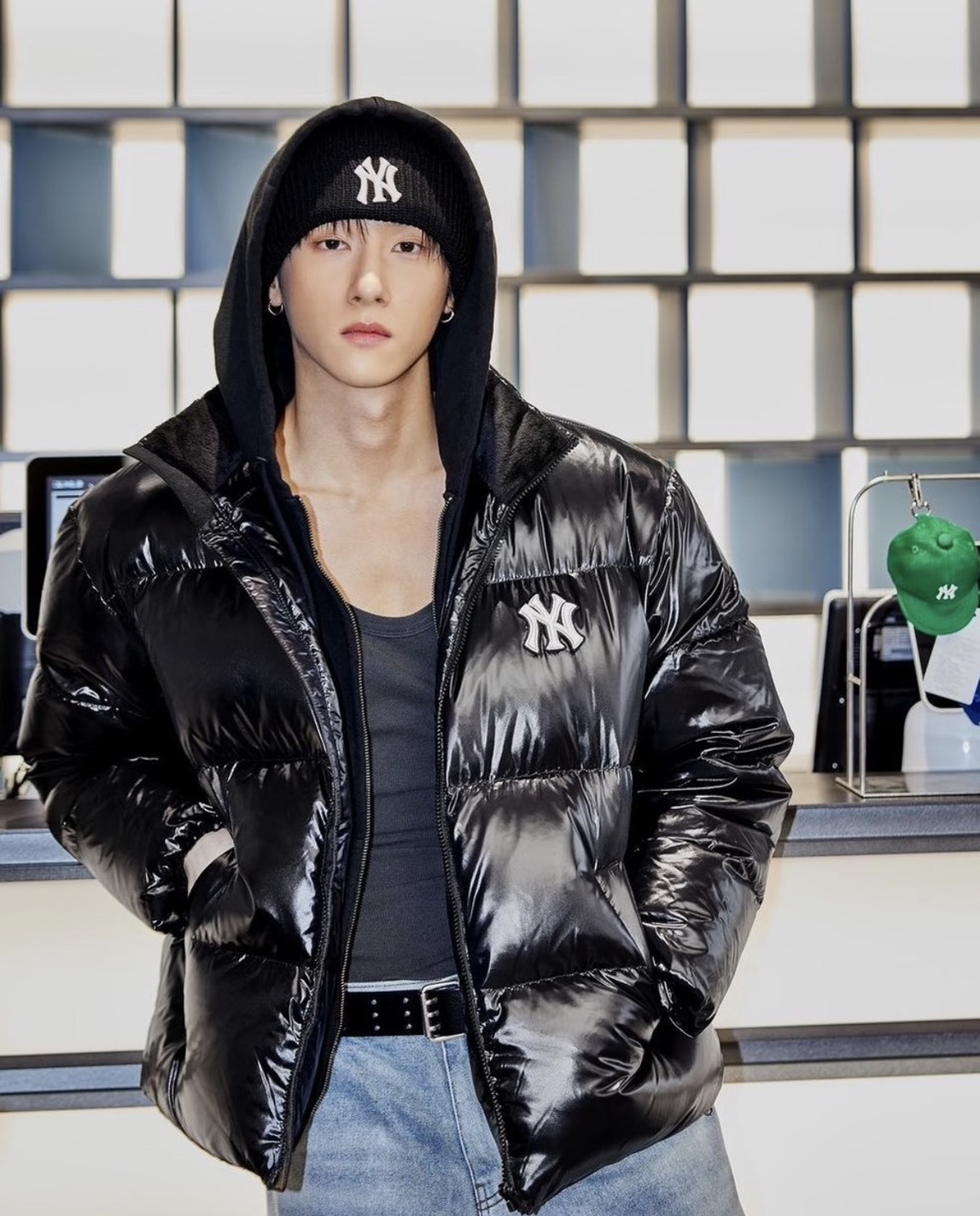 <單件免運> MLB 紐約洋基隊 羽絨外套 亮面黑