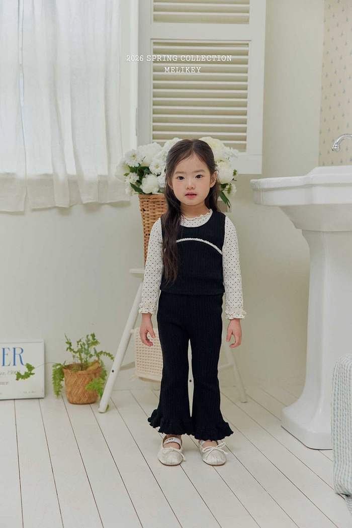 正韓春Melikey 四色花邊喇叭褲