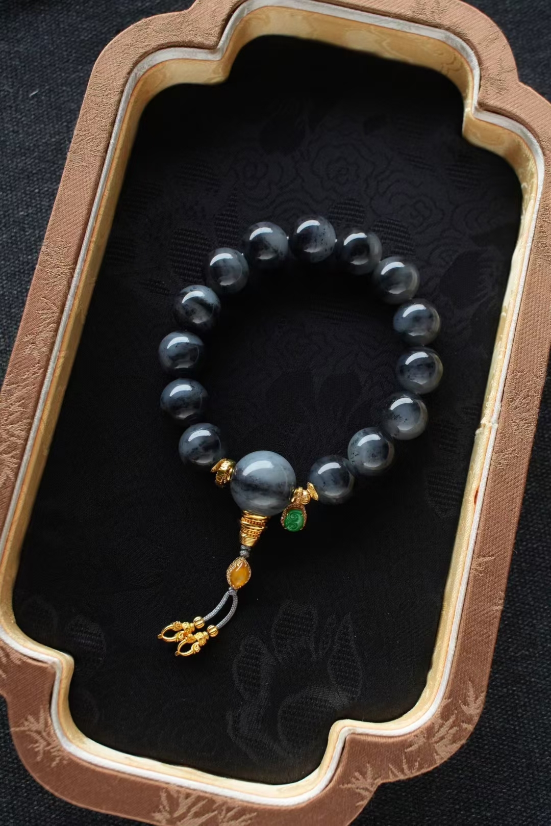 118433 和田玉青花籽料圓珠手串 (12mm直徑)