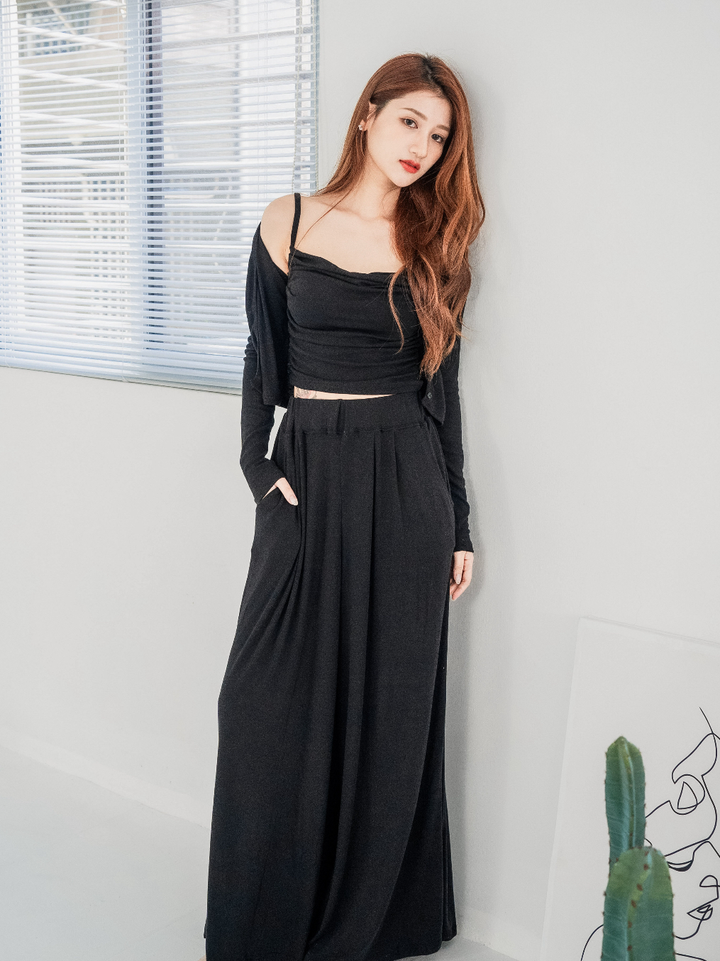 正韓發熱材質垂墜小可愛+罩衫+寬褲三件套（黑色均碼適合SML號）