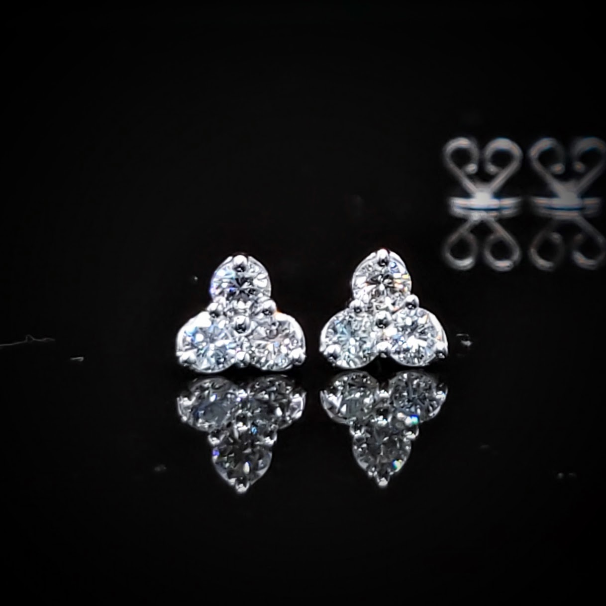 全新18K白金50份鑽石耳環