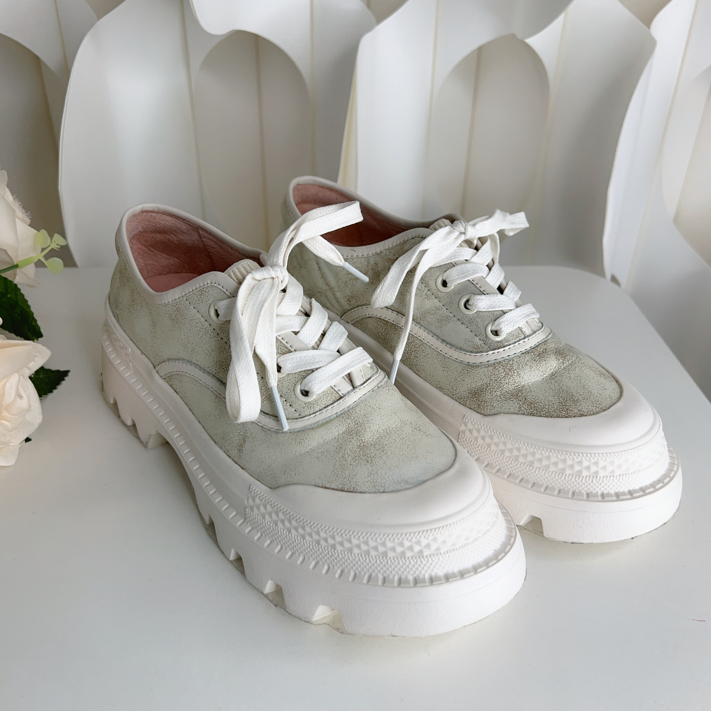 休閒綁帶鞋 (前高半吋 後高1.5吋) (正常碼 38碼) 68802 #2701