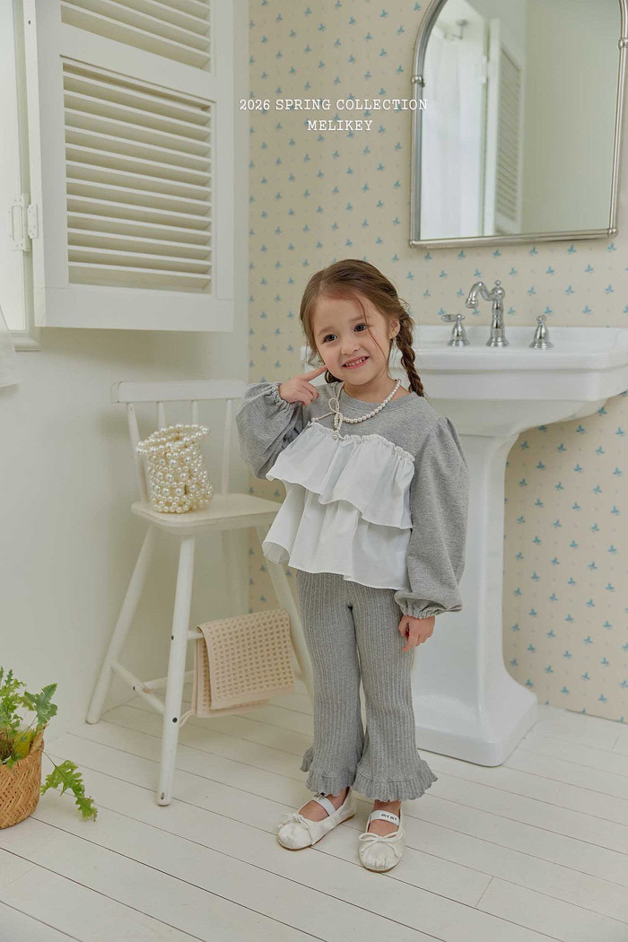 正韓春Melikey 兩色蛋糕拼接上衣