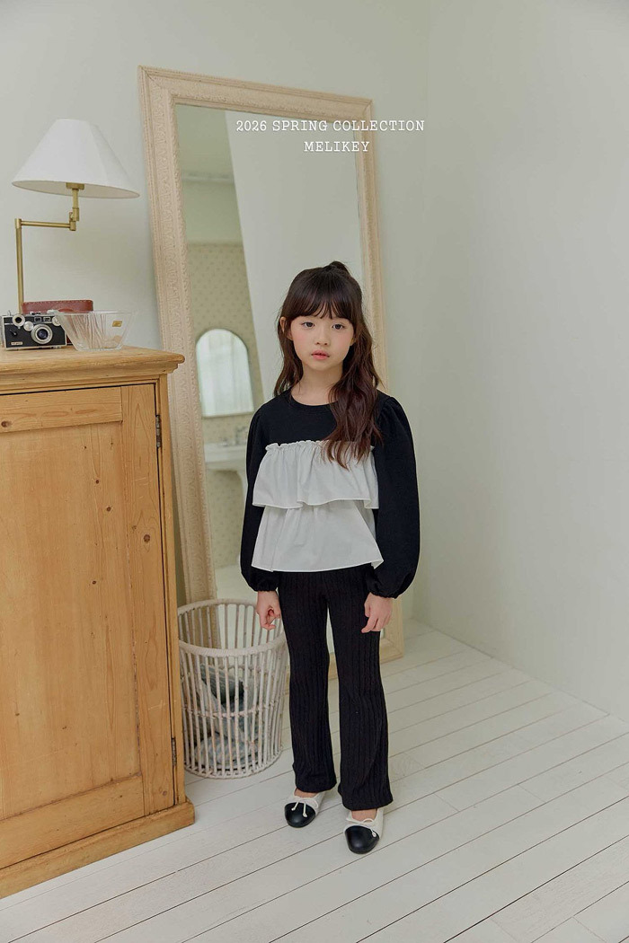 正韓春Melikey 兩色蛋糕拼接上衣