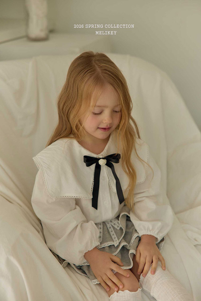 正韓春Melikey 甜美米白大翻領上衣