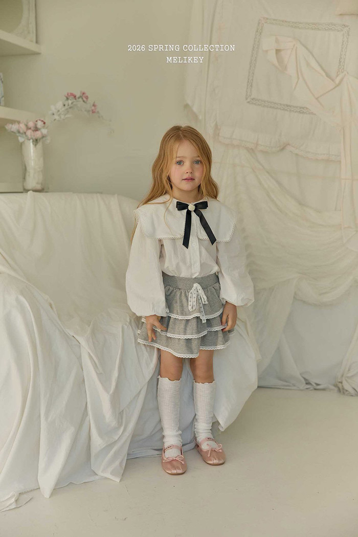 正韓春Melikey 甜美米白大翻領上衣