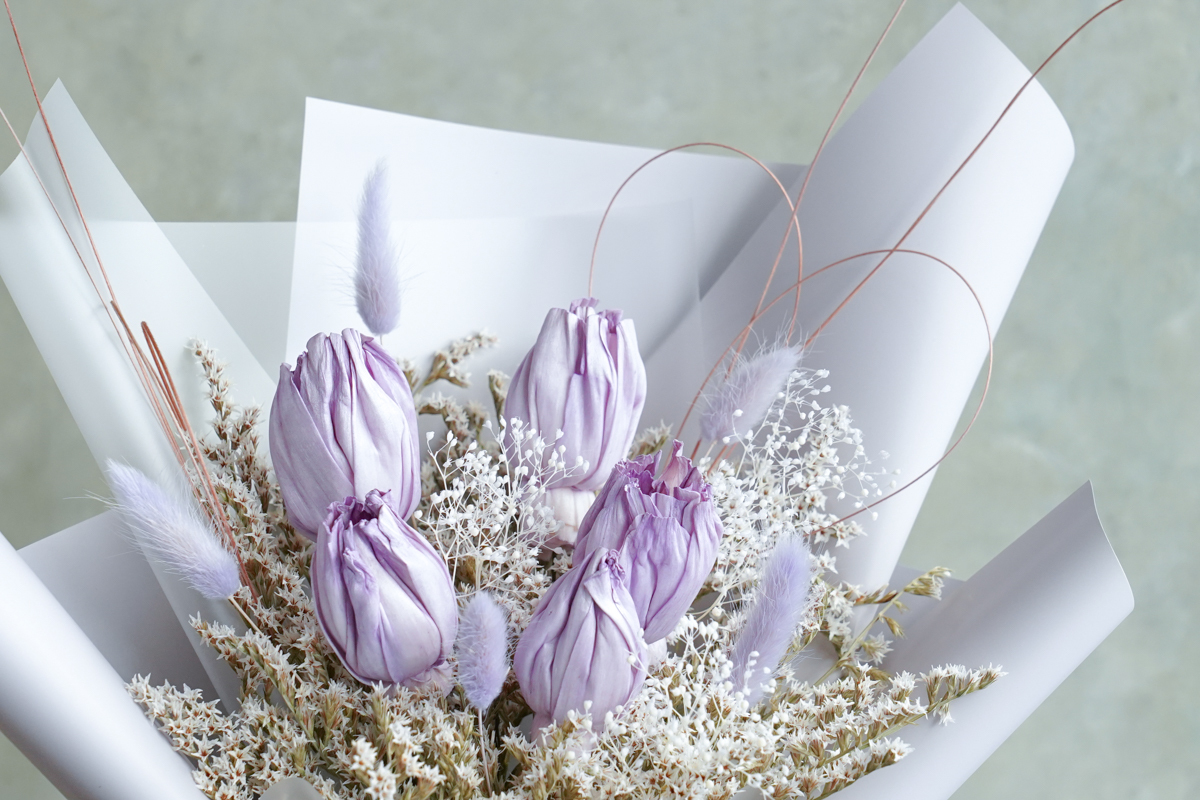 鬱金香花束,紫色鬱金香花束5朵特寫