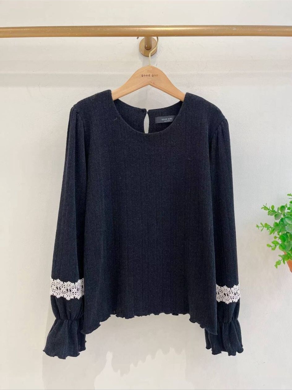 G03 胸 39-60 長22 $349 (一口價)