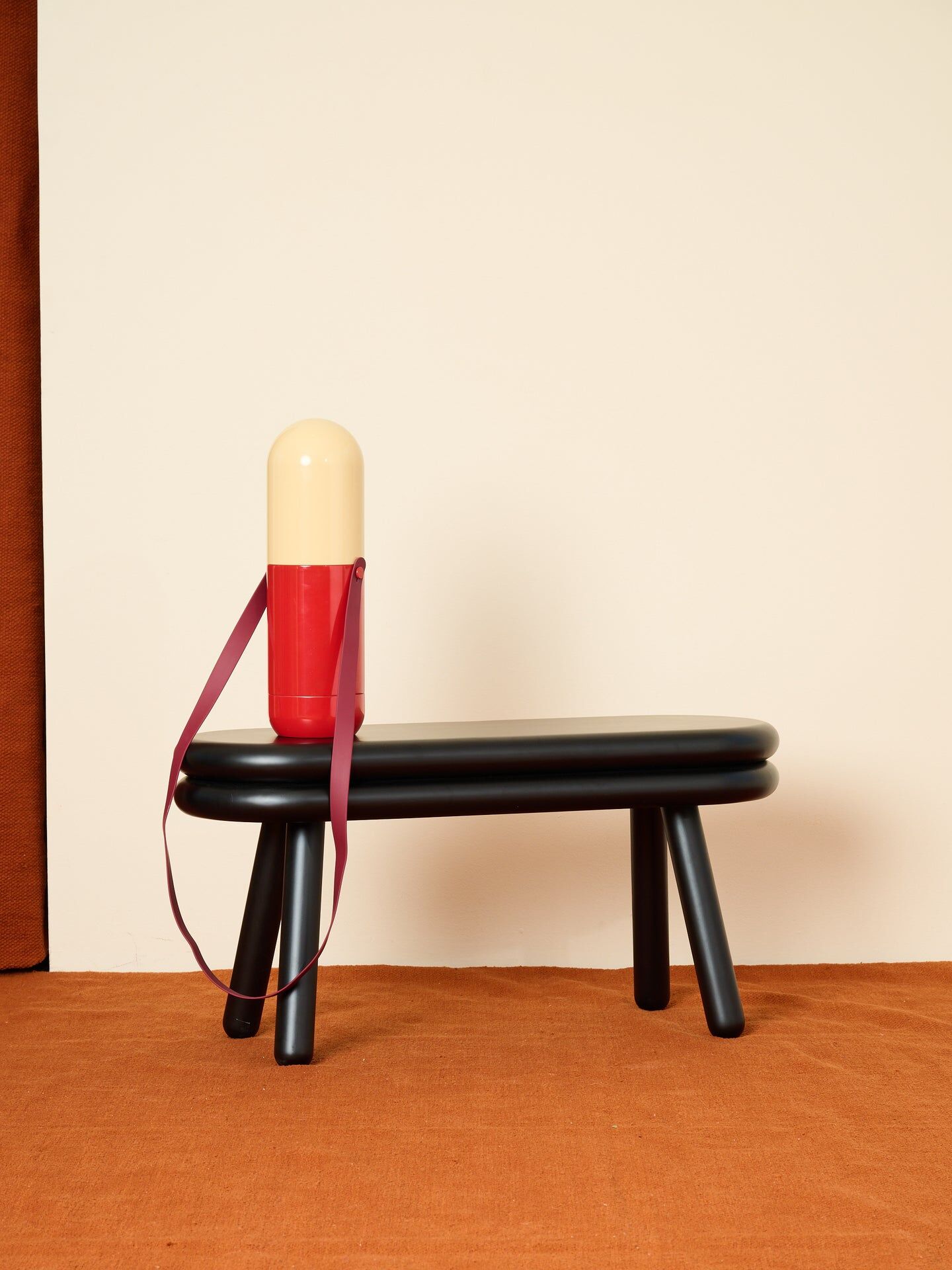 Pluma Bench,延續 Steven Bukowski 一貫的設計理念和趣味風格