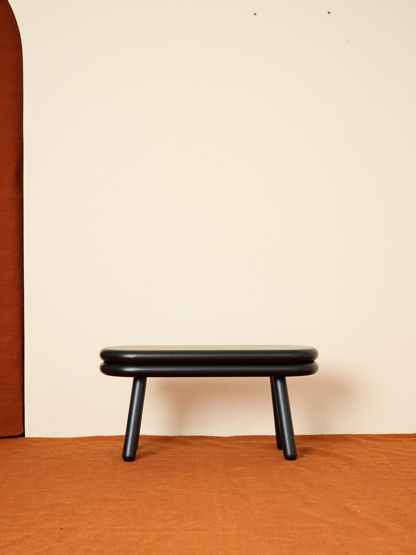 Pluma Bench,設計概念,這款凳子既堅固又可愛,為座椅提供理想支撐。