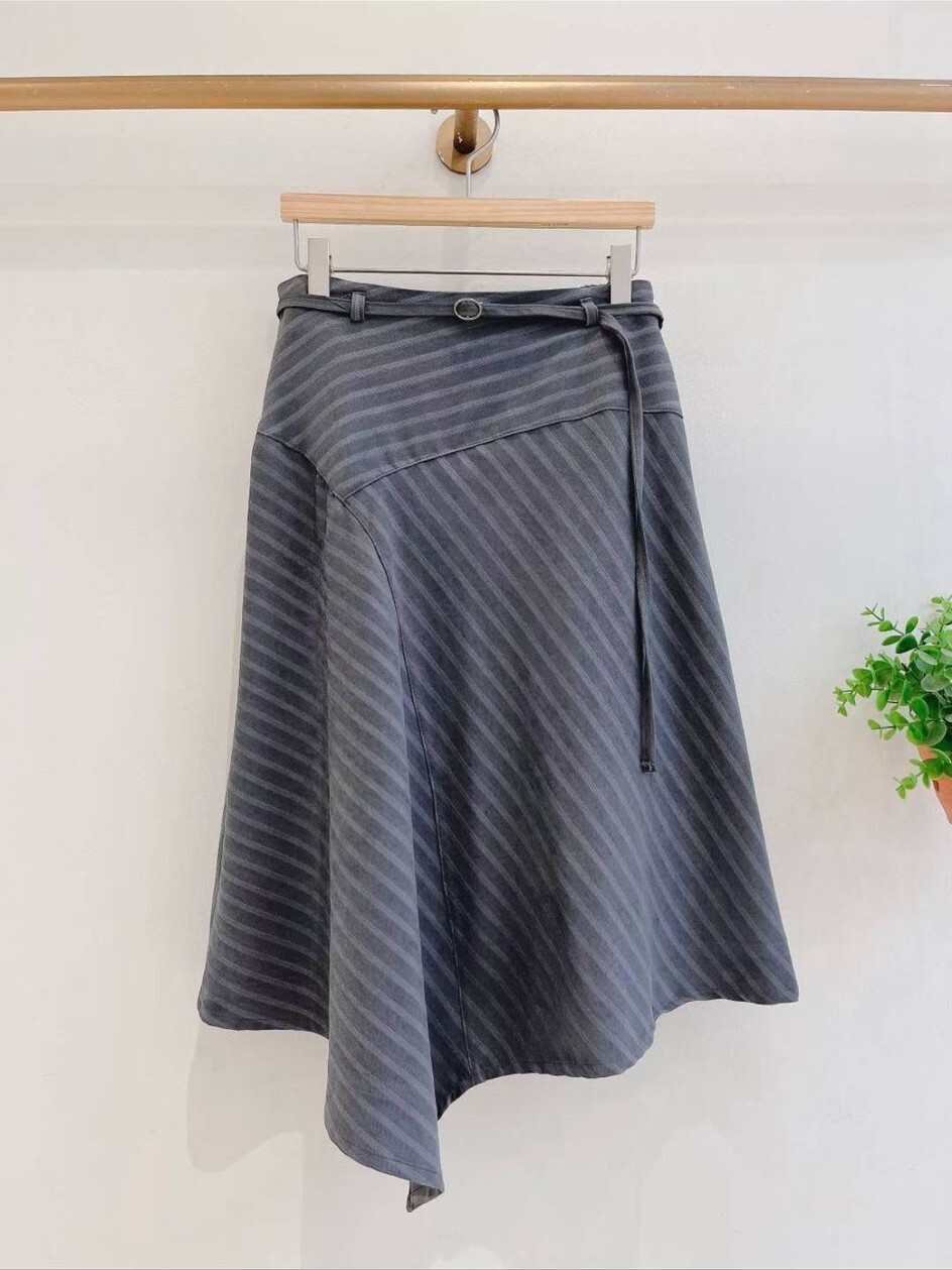 G14 腰27-32 hip 50 長24 $349 (一口價)