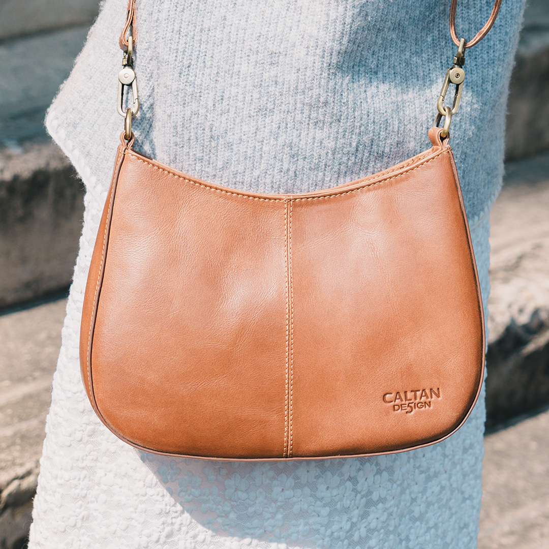 半月撞色縫缐Hobo真皮斜背包-兩色(5568)