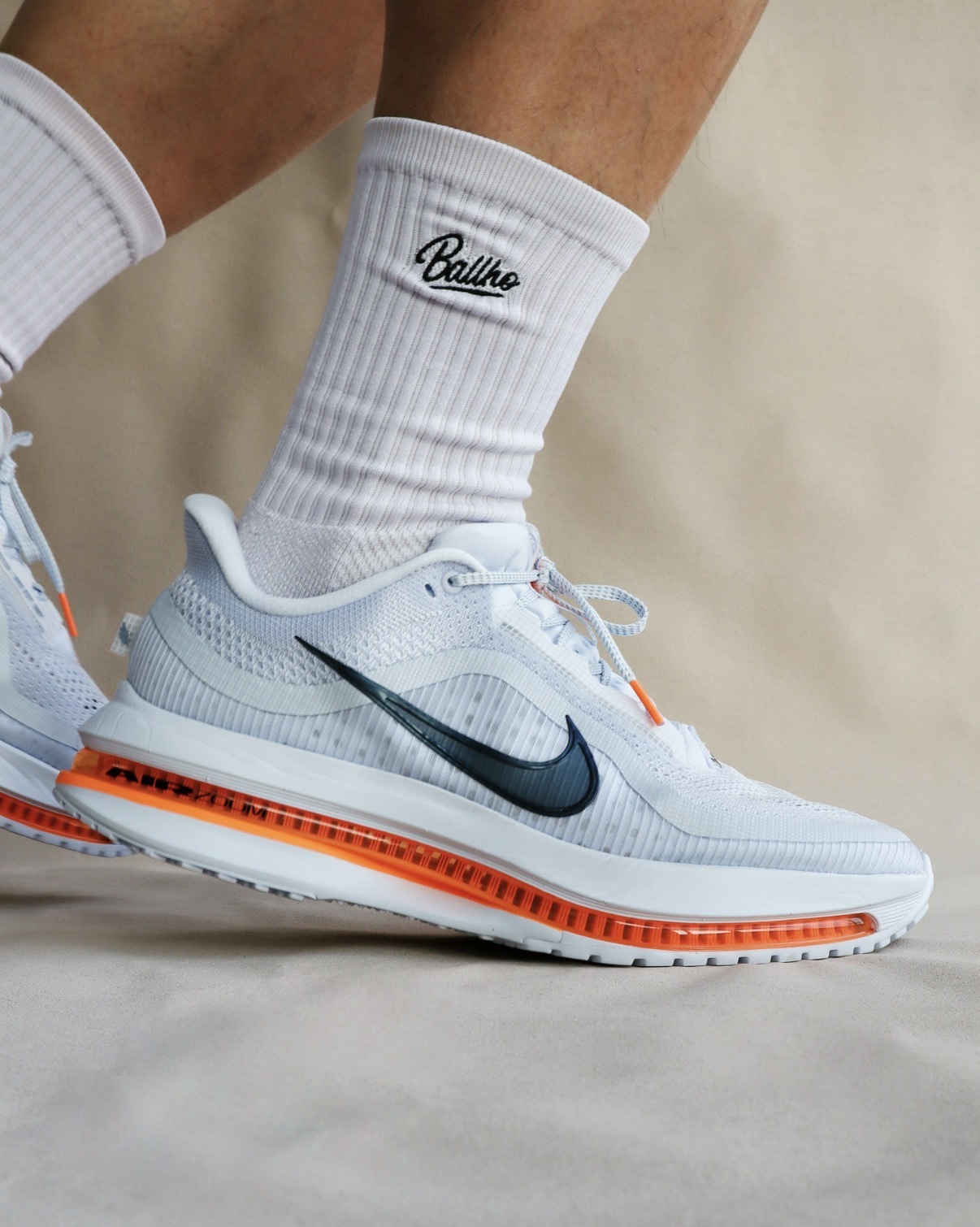 女鞋 NIKE W PEGASUS PREMIUM 白橘色 氣墊 緩震 透氣 輕盈 運動鞋【HQ2593-001】