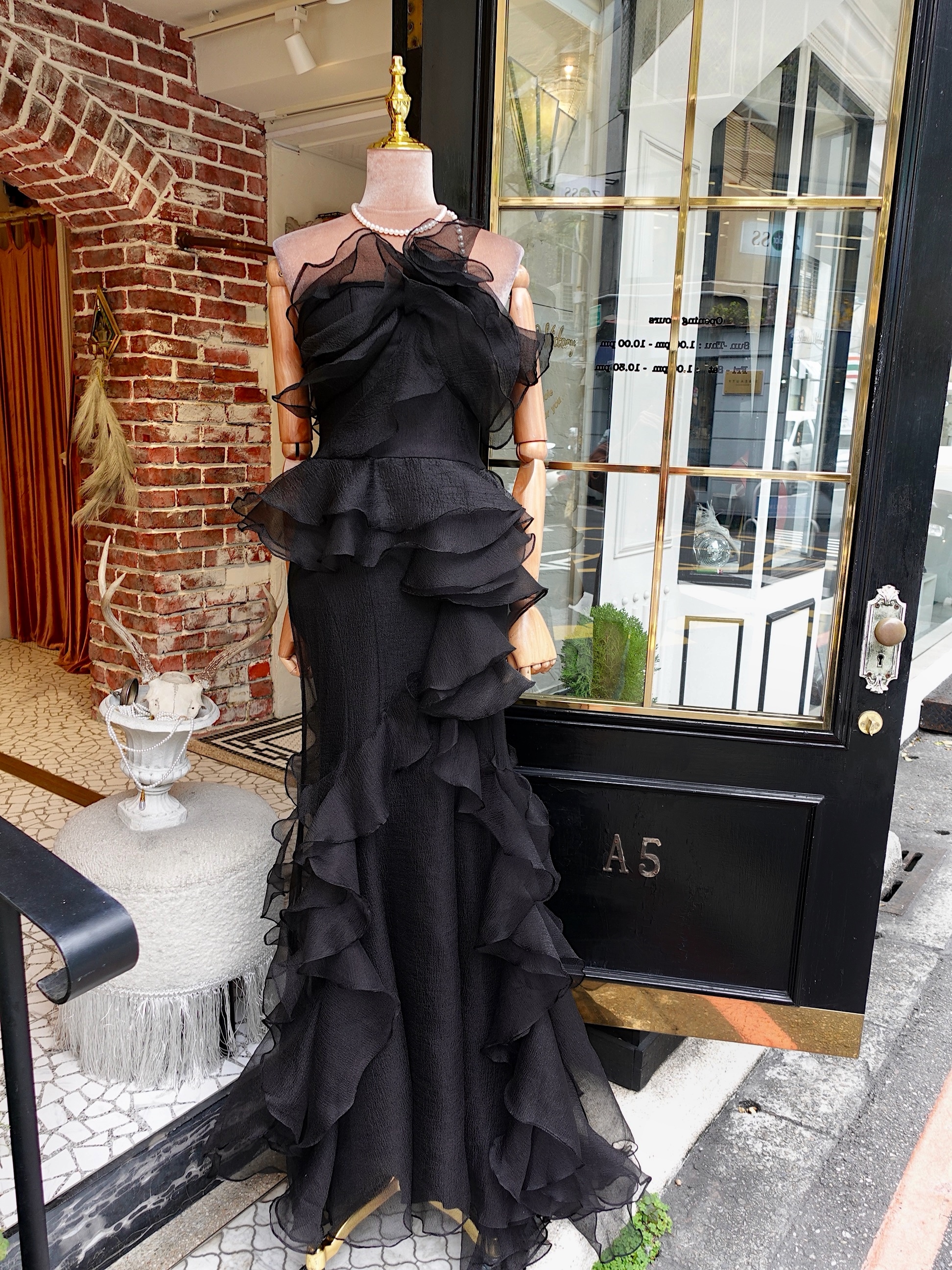 Lux Night黑色多層立體透紗荷葉魚尾長洋裝