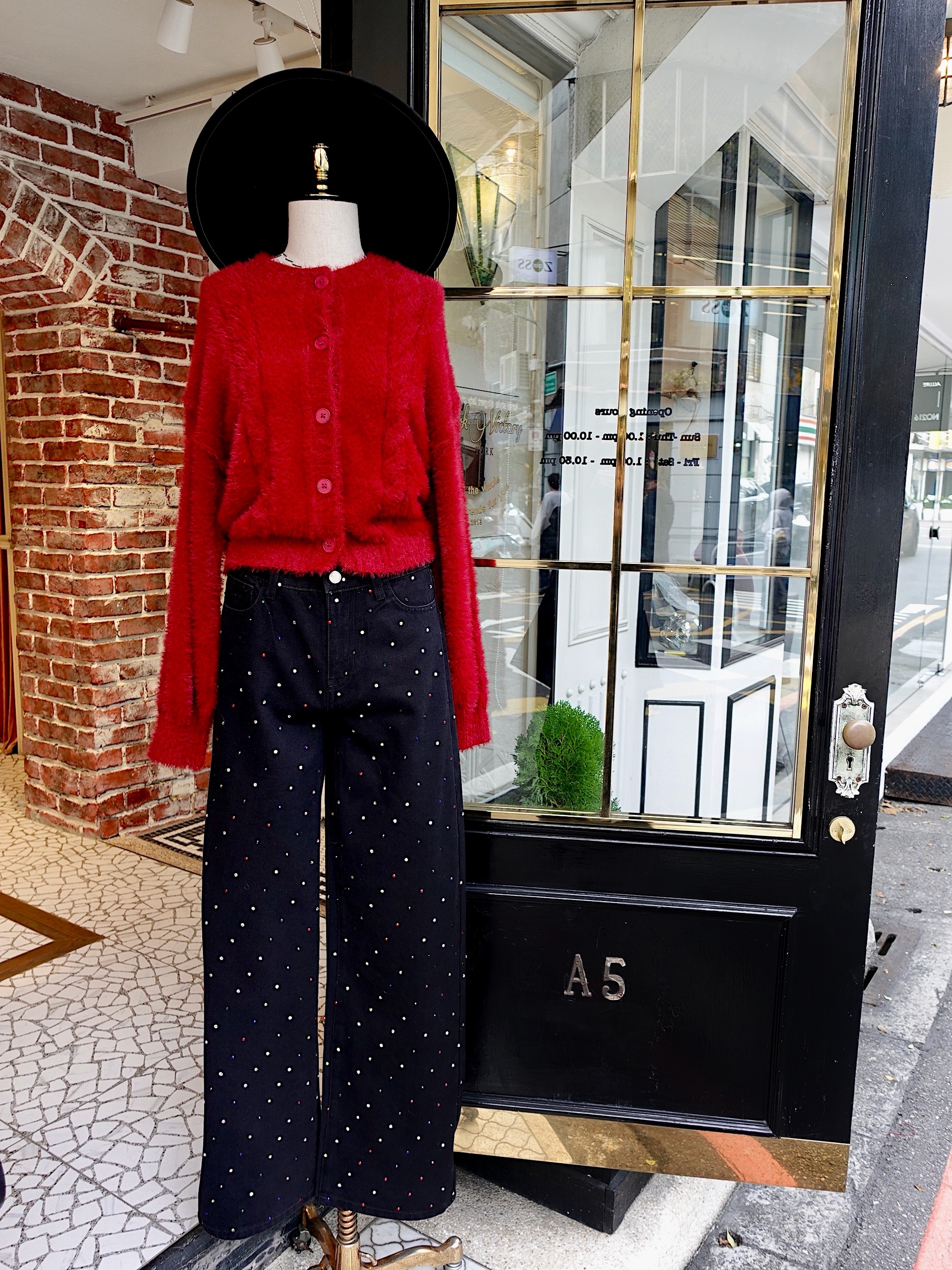 Black Glam黑色單寧彩鑽牛仔寬褲