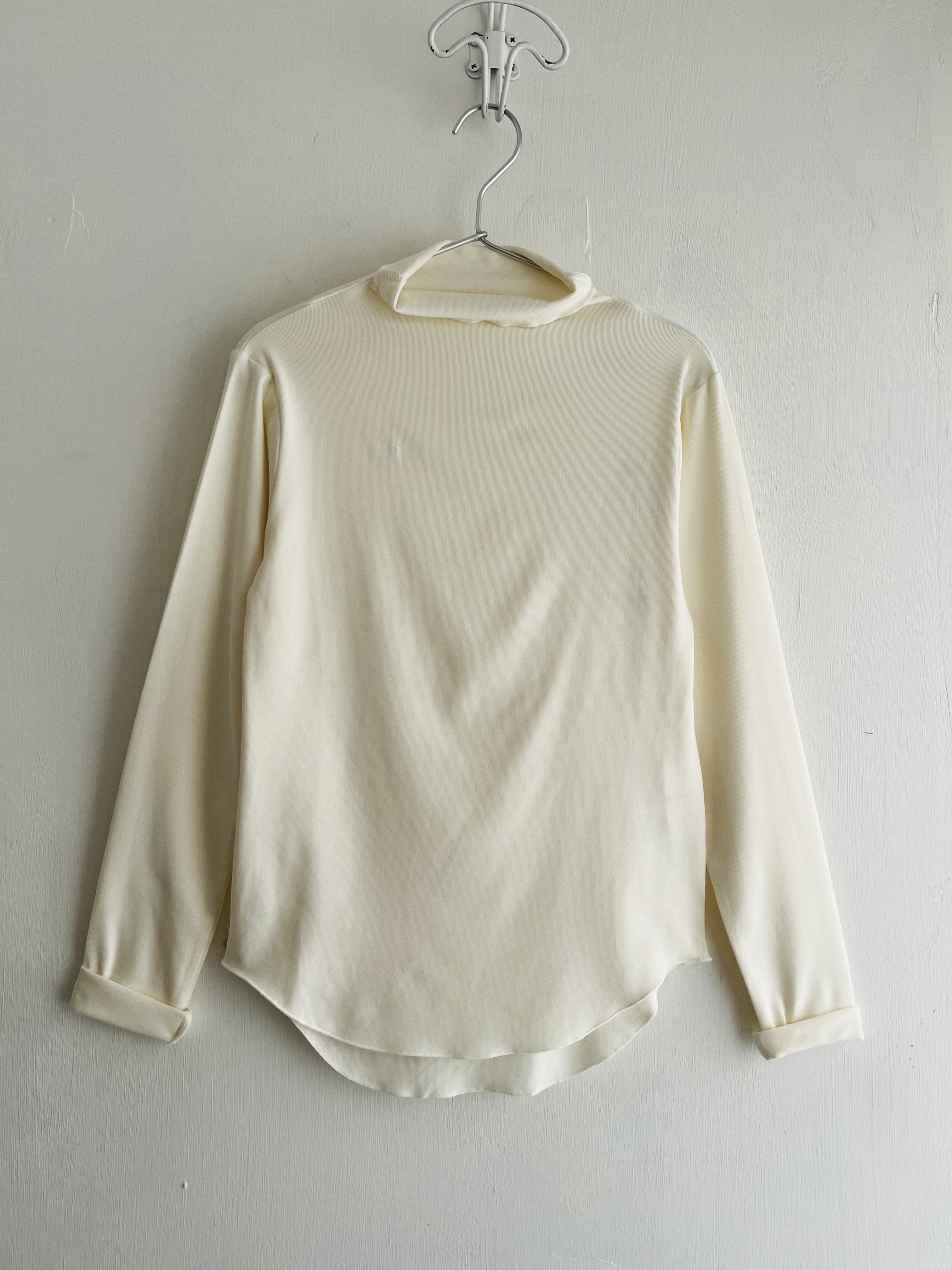 LILASIC米白色樽領打底