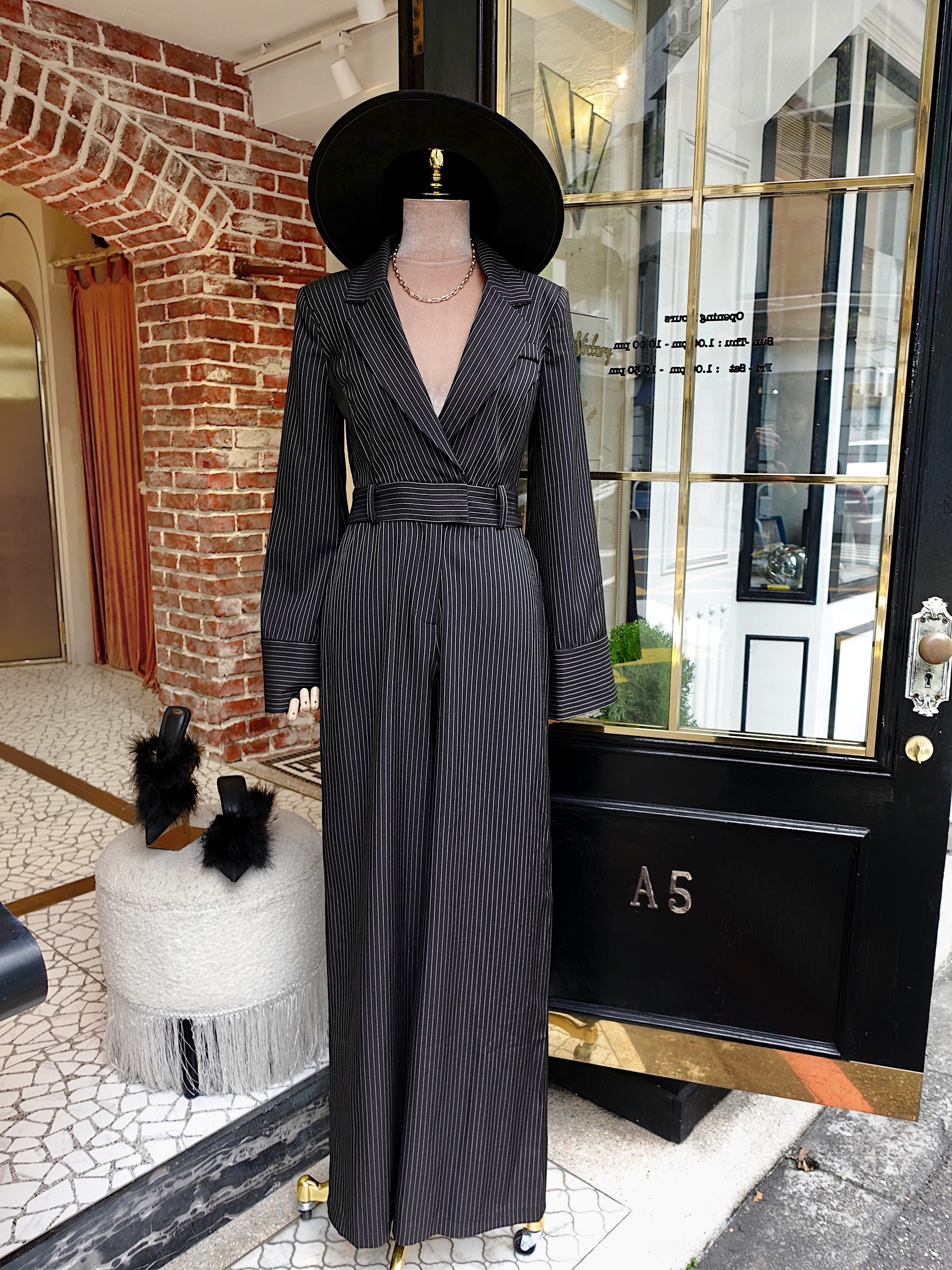 Let's Talk 黑色直條紋西裝領連身長褲