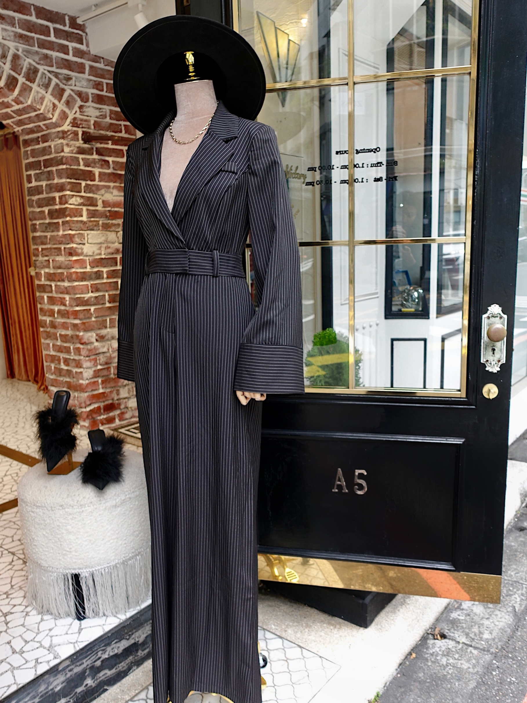 Let's Talk 黑色直條紋西裝領連身長褲