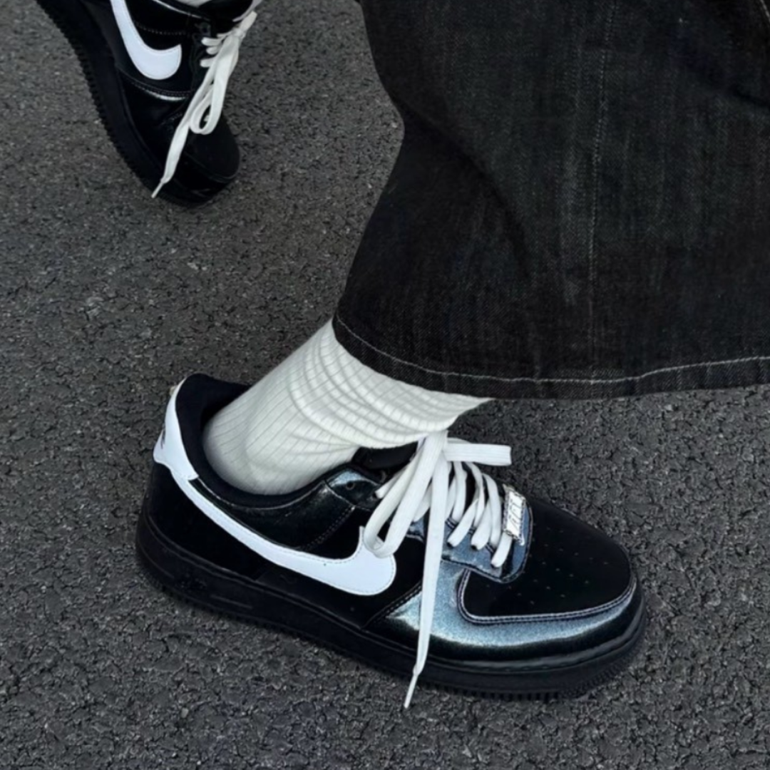 "代購" Nike Air Force 1 Low "GLAM ROCK" 漆皮拼接 黑色 男鞋 IB6843-001