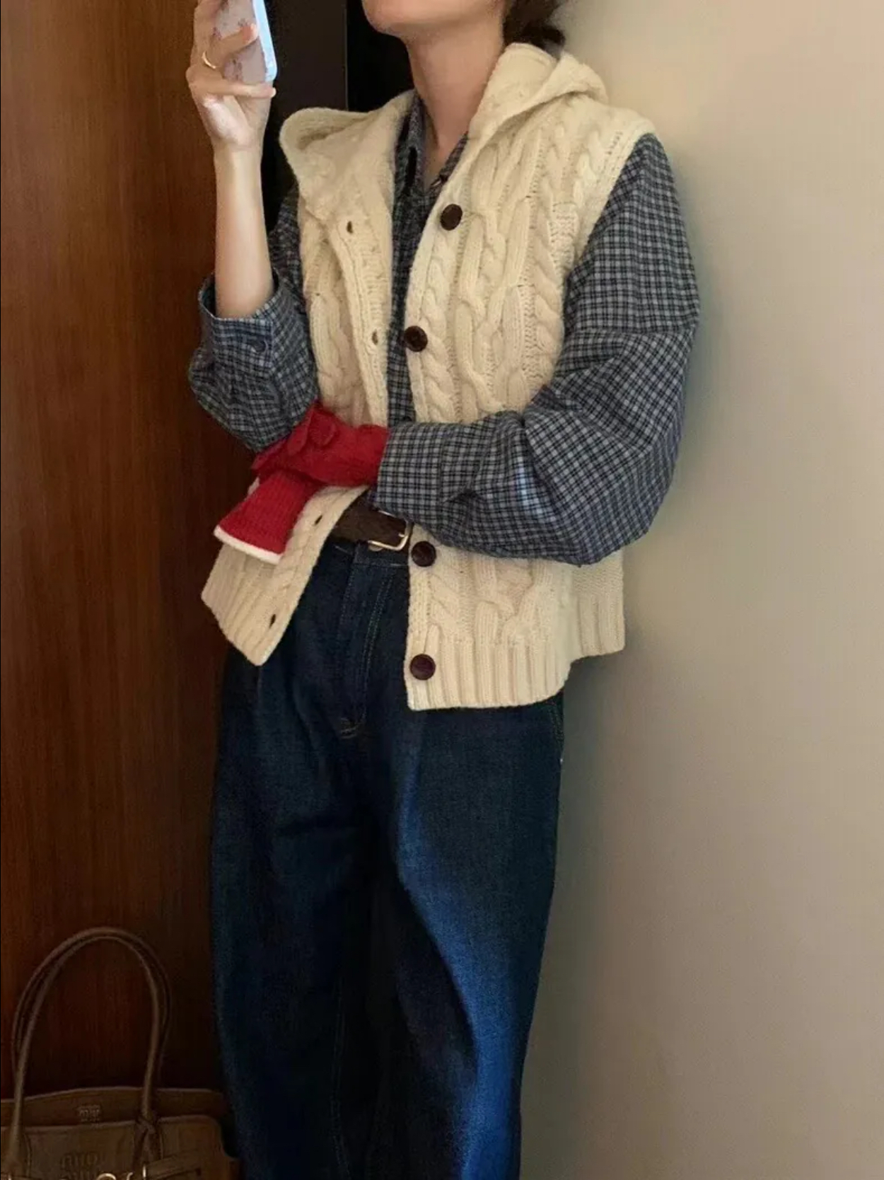 #228N318 韓系個性，麻花連帽壓牛皮扣針織背心