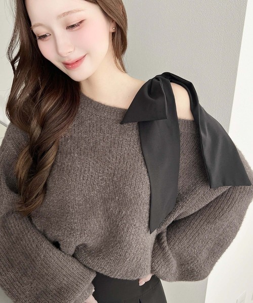 日本🇯🇵連線 Moment+ 單肩鏤空大蝴蝶結緞帶針織衫 蝴蝶結 緞帶 鏤空 針織 針織衫 套頭衫 長袖 3色(任買兩件7-11免運)/預購