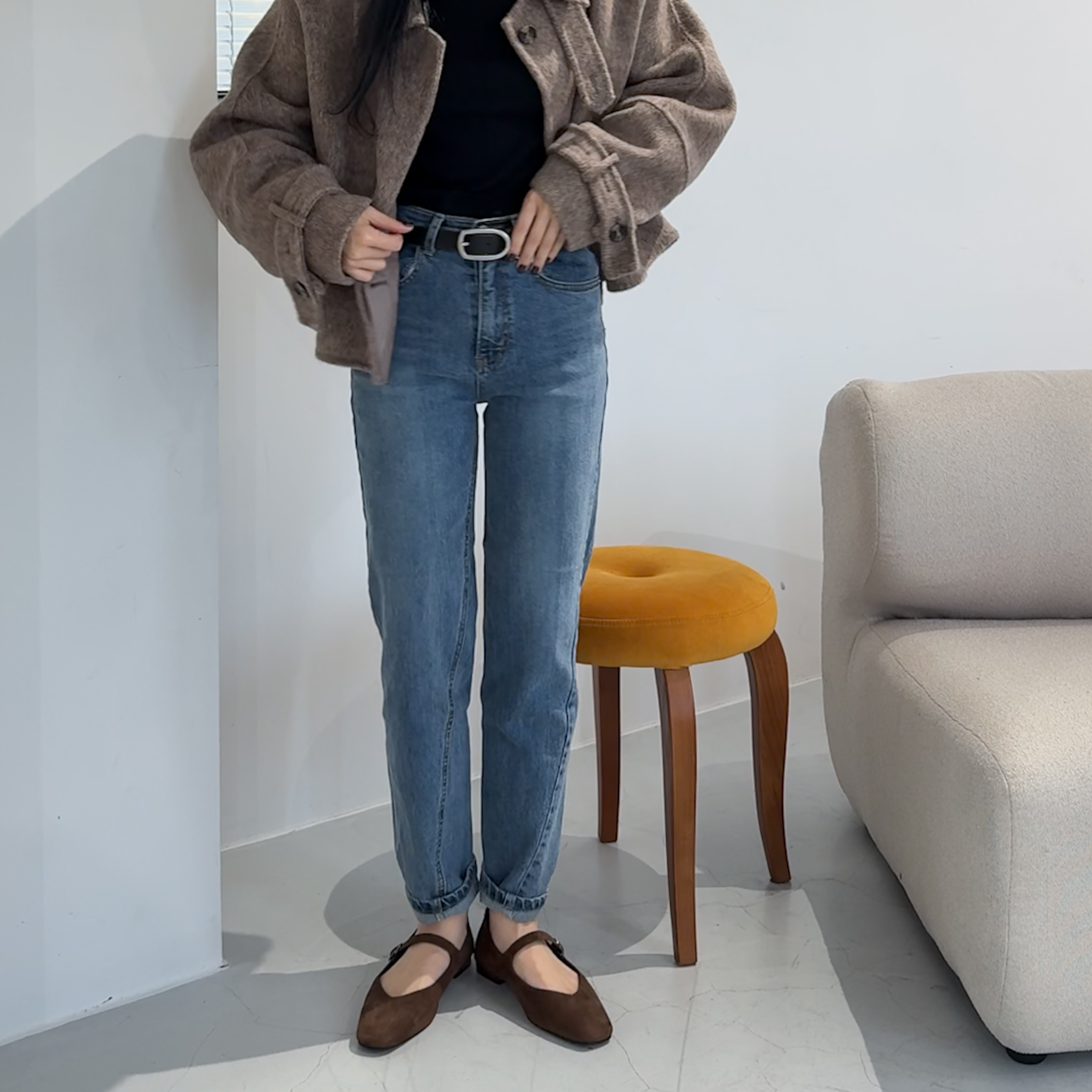 J11 斜切褲腳窄管牛仔褲(S)