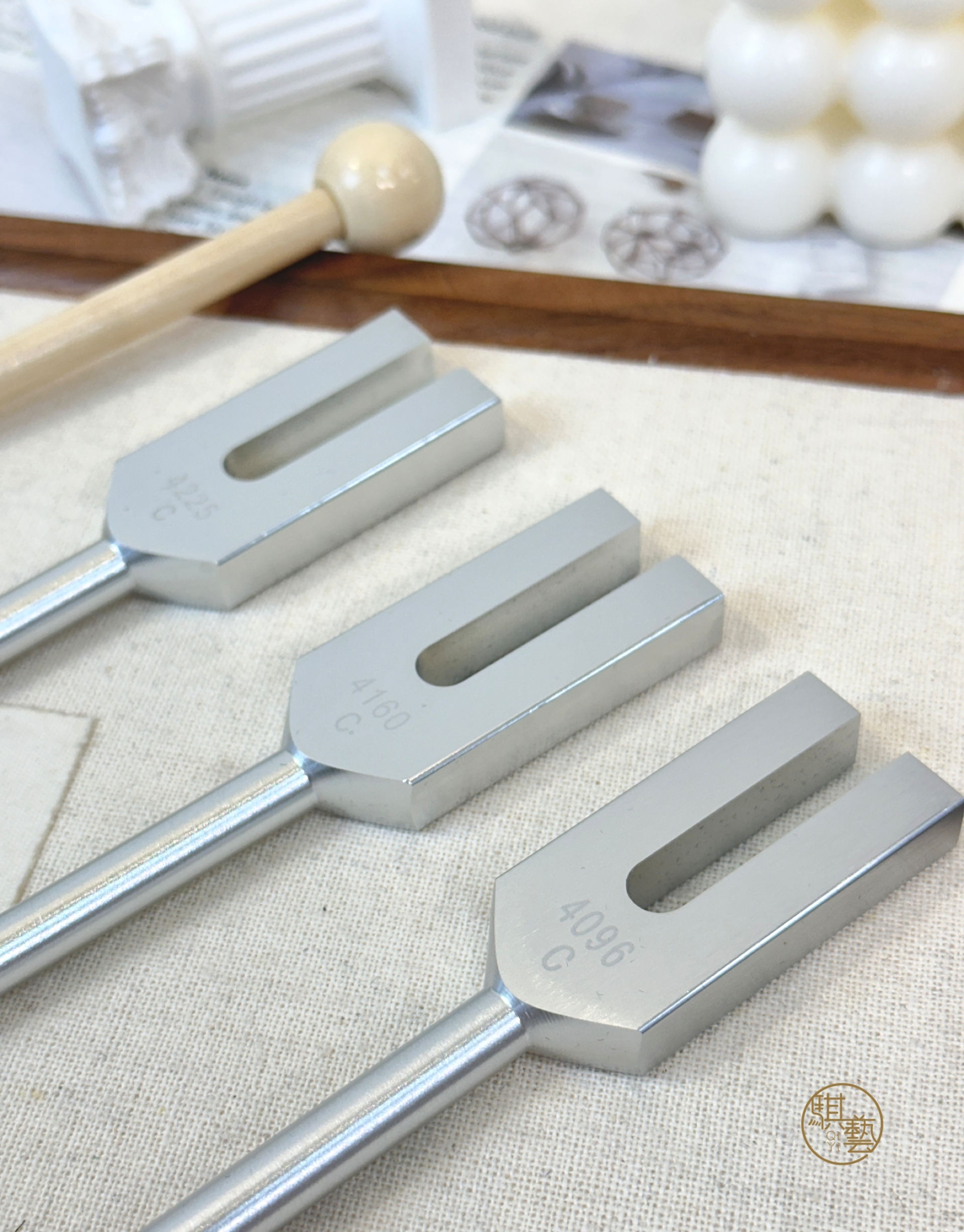 高頻狀態整理音叉組（4096 / 4160 / 4225）｜為混亂時刻重新對齊自己