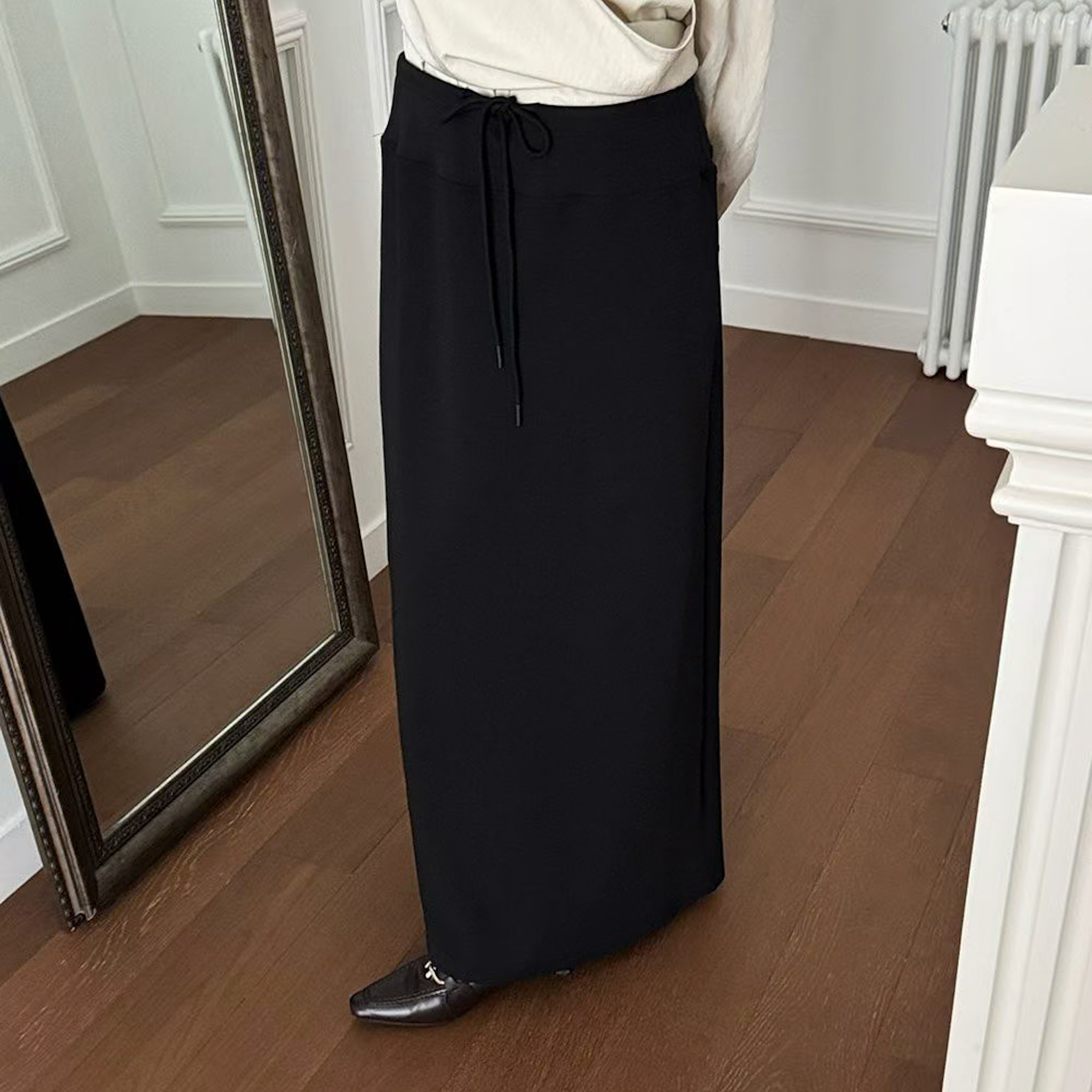 J15 不會出錯挺料素色裙(黑)