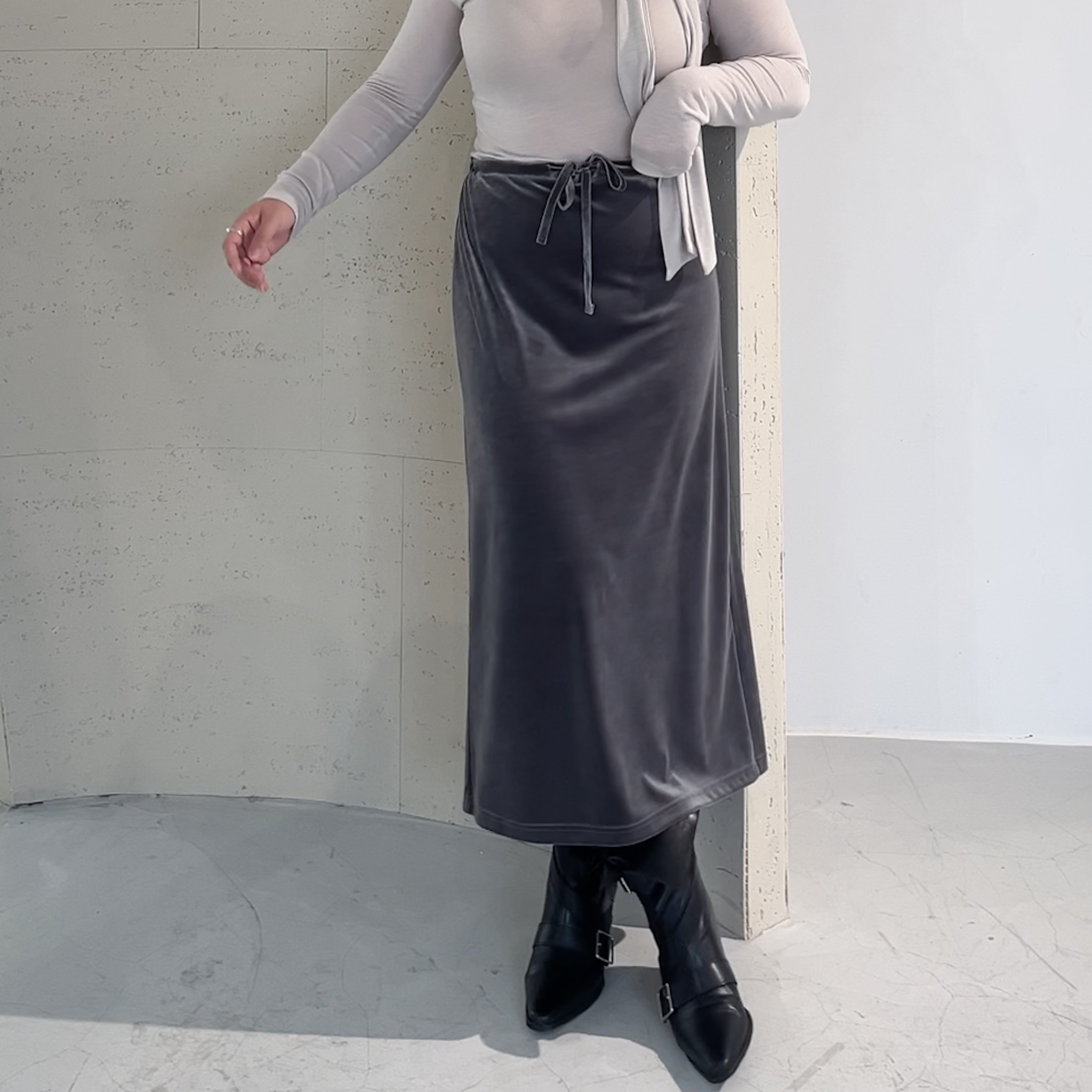 J16 腰圍無限制絨光澤長裙(灰)