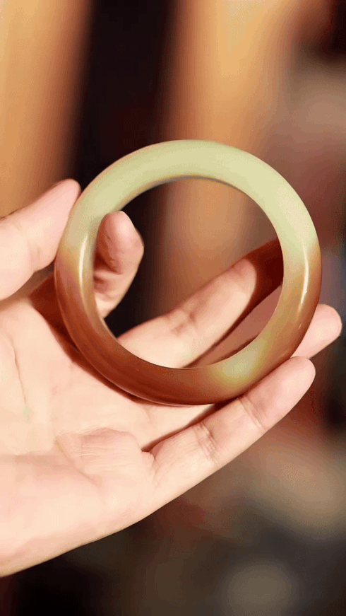 118736 57mm和田玉且末糖白手鐲 (56-58)