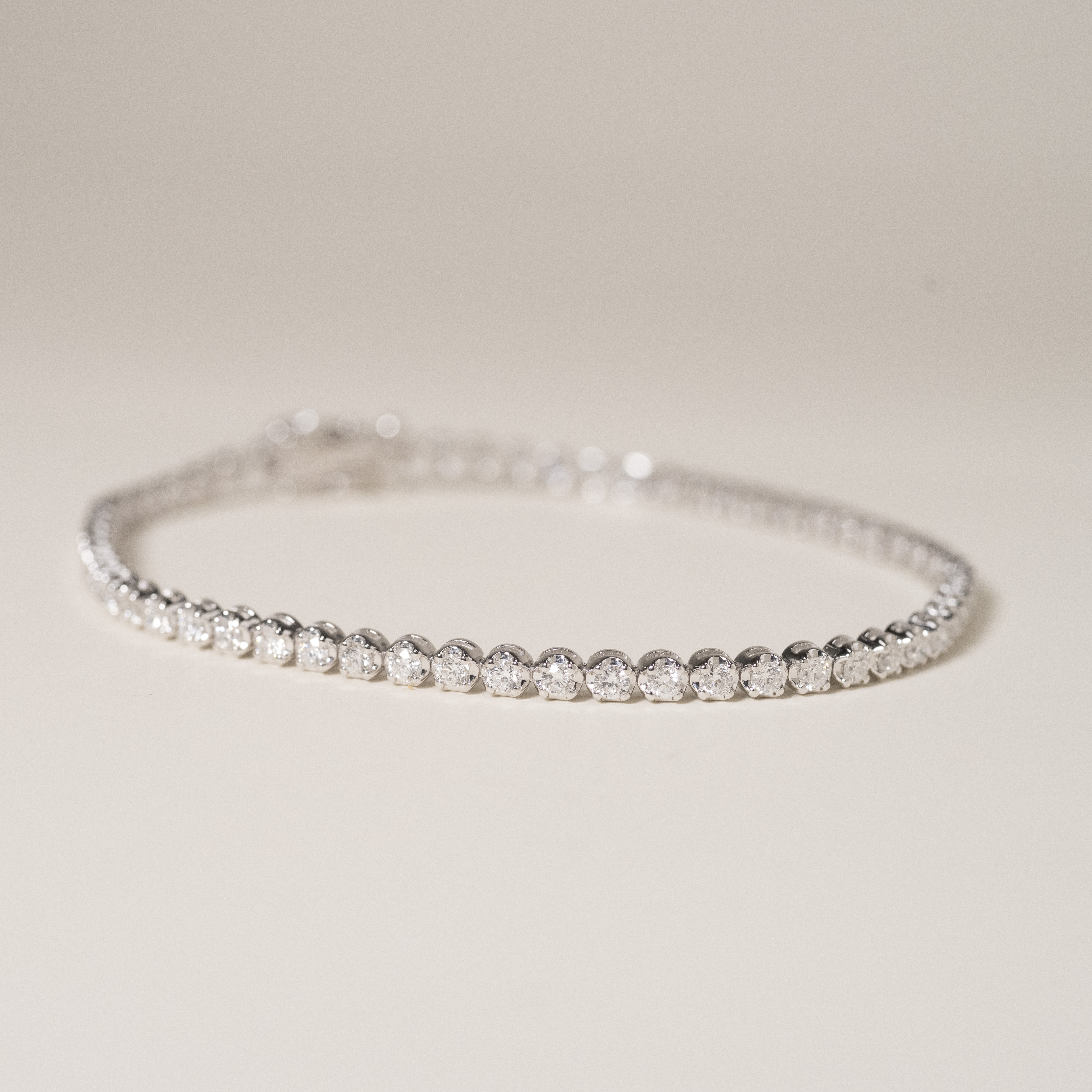 18K 2.0mm Crown Setting Tennis Bracelet